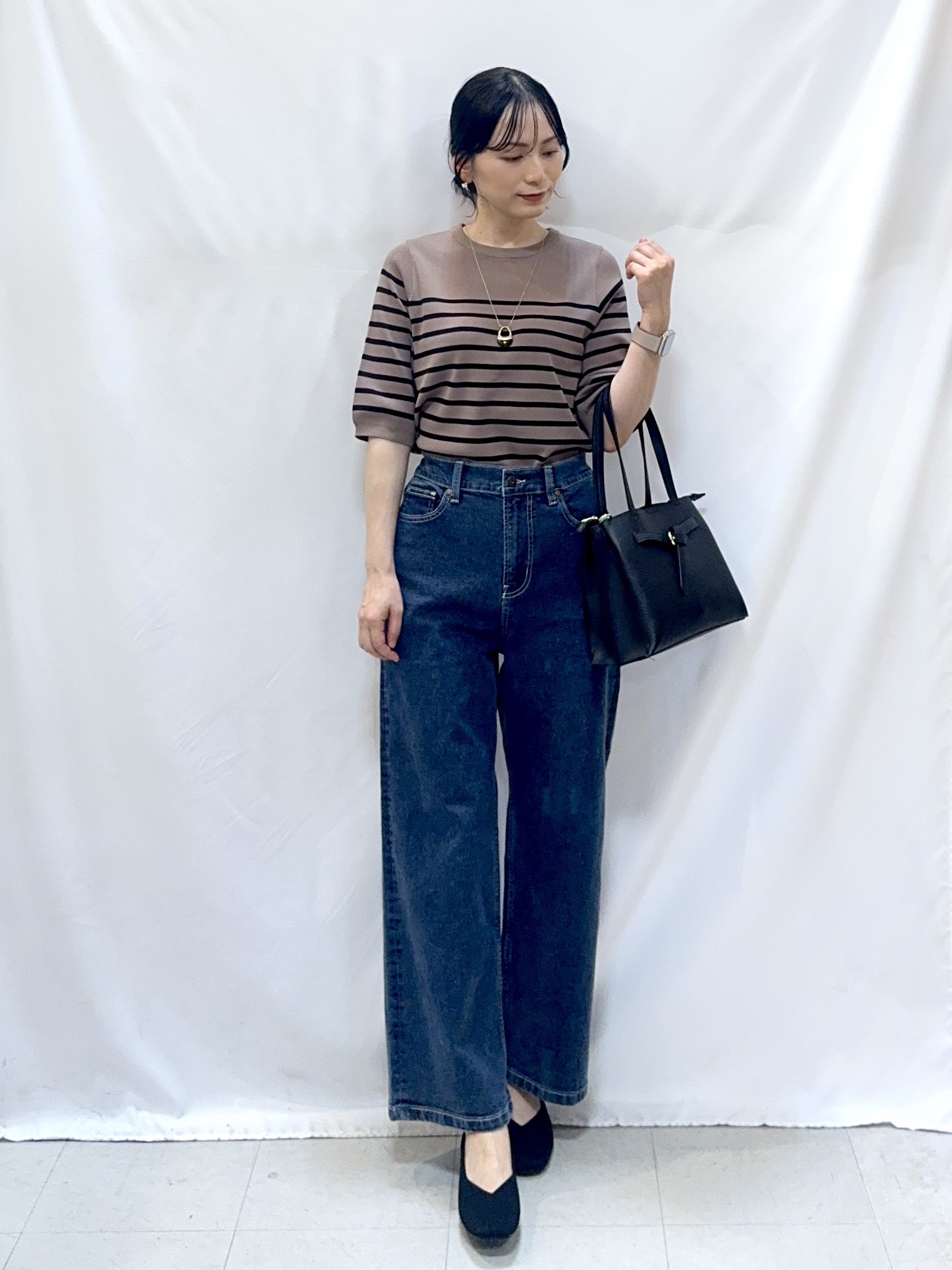 𝐇𝐢𝐫𝐨𝐦𝐢さんの「SHOO･LA･RUE｜【ガンガン洗える/ひんやり/UV/毛玉になりにくい】二の腕見せない 5分袖ニット」を使ったコーディネート