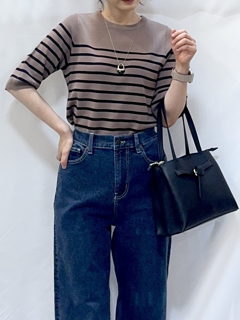𝐇𝐢𝐫𝐨𝐦𝐢さんの「SHOO･LA･RUE｜【ガンガン洗える/ひんやり/UV/毛玉になりにくい】二の腕見せない 5分袖ニット」を使ったコーディネート