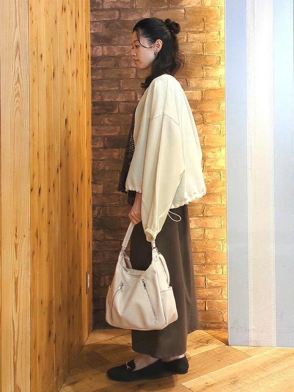 massuさんの「SHOO･LA･RUE｜【通気性〇/セットアップ可/洗濯機可】メッシュドルマン ジップブルゾン」を使ったコーディネート