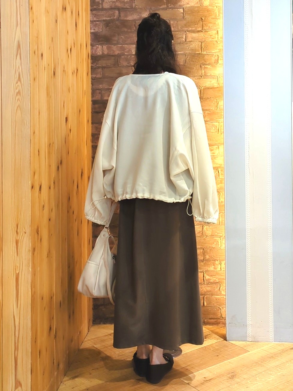massuさんの「SHOO･LA･RUE｜【通気性〇/セットアップ可/洗濯機可】メッシュドルマン ジップブルゾン」を使ったコーディネート