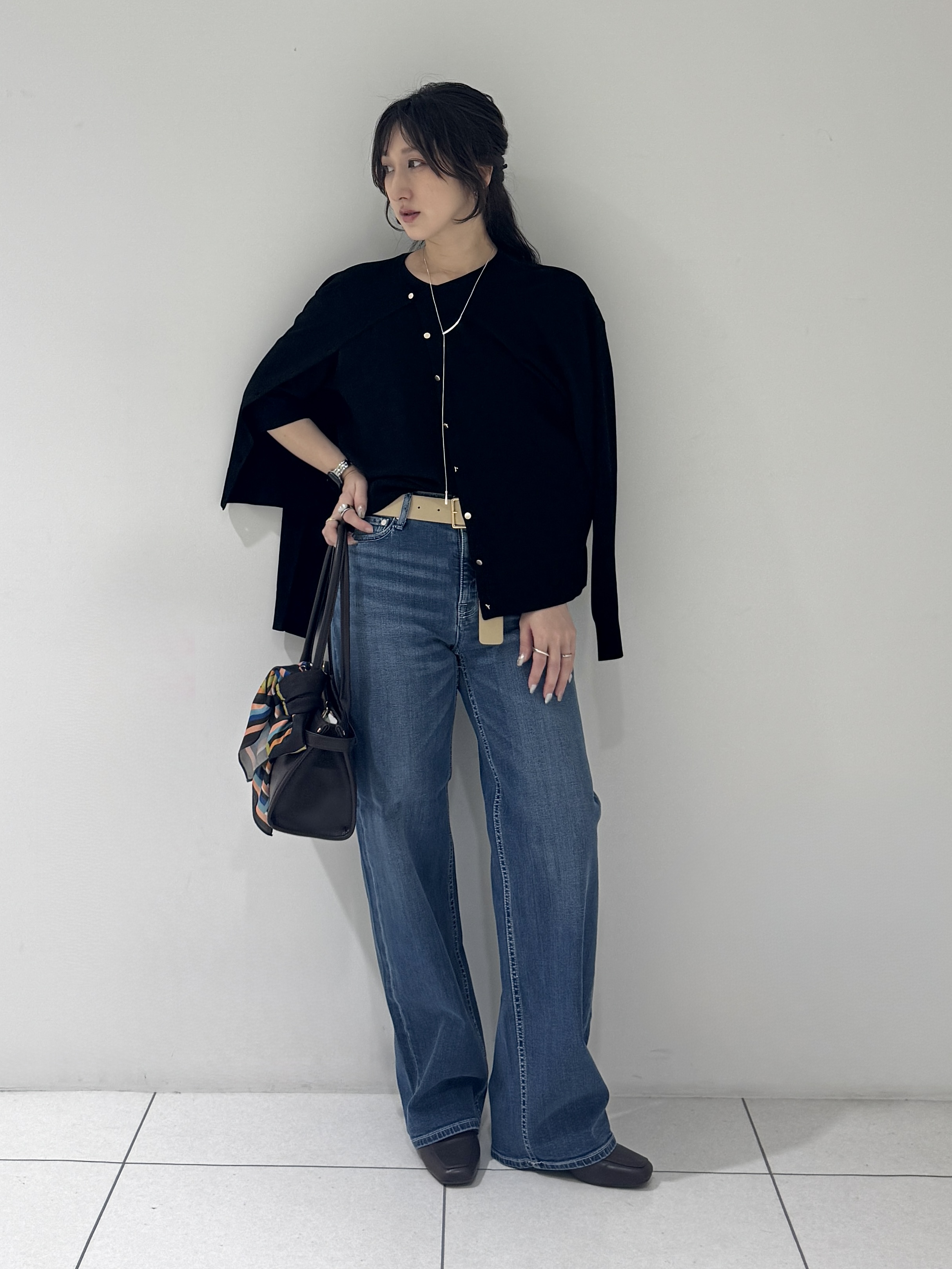 そんさんの「INDIVI｜【2点セット】5分袖ニット＆カーディガン きれいめアンサンブルニット」を使ったコーディネート