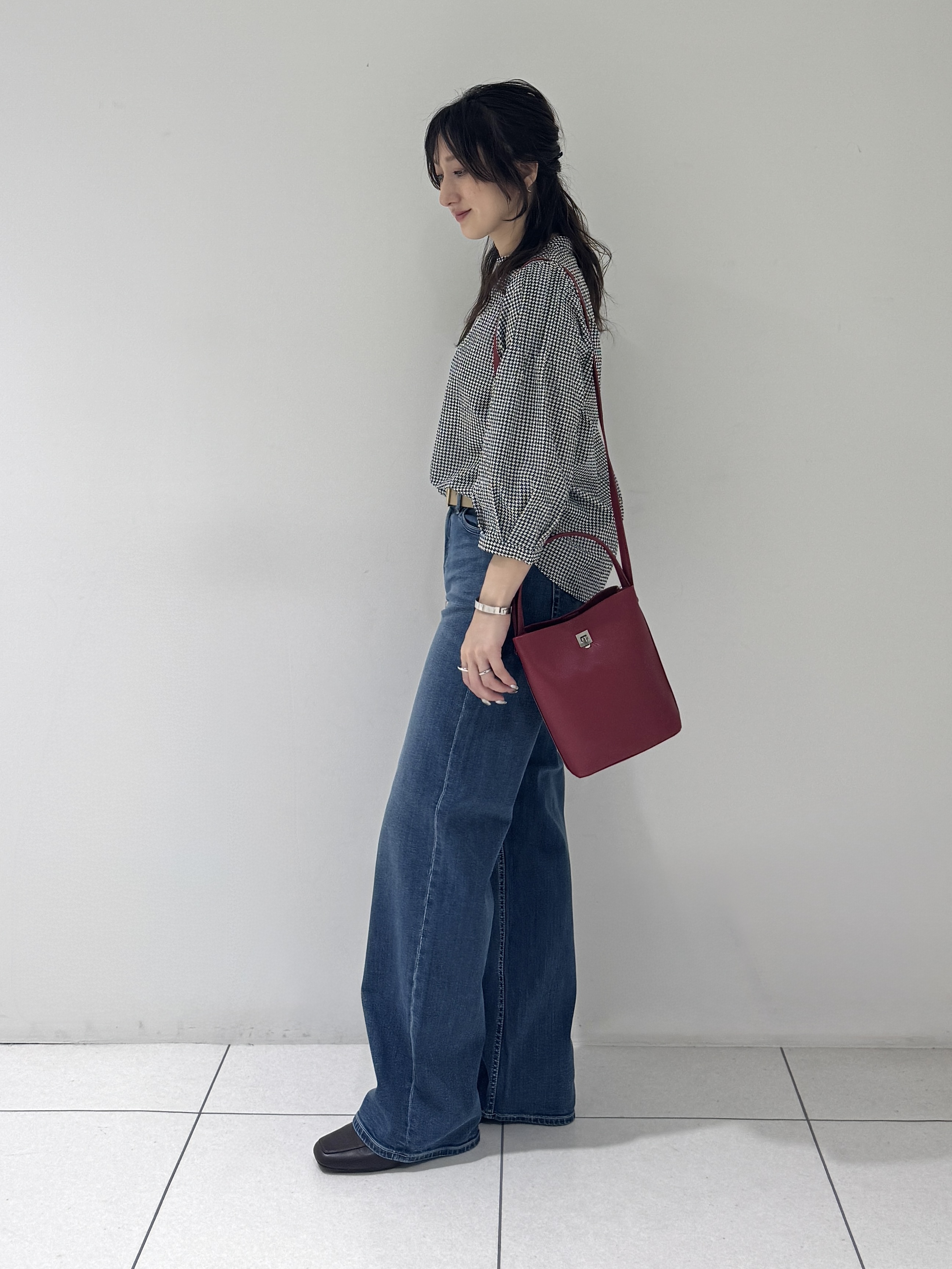 そんさんの「INDIVI｜【UVケア／吸汗速乾】凹凸素材ミニスタンドトップス」を使ったコーディネート