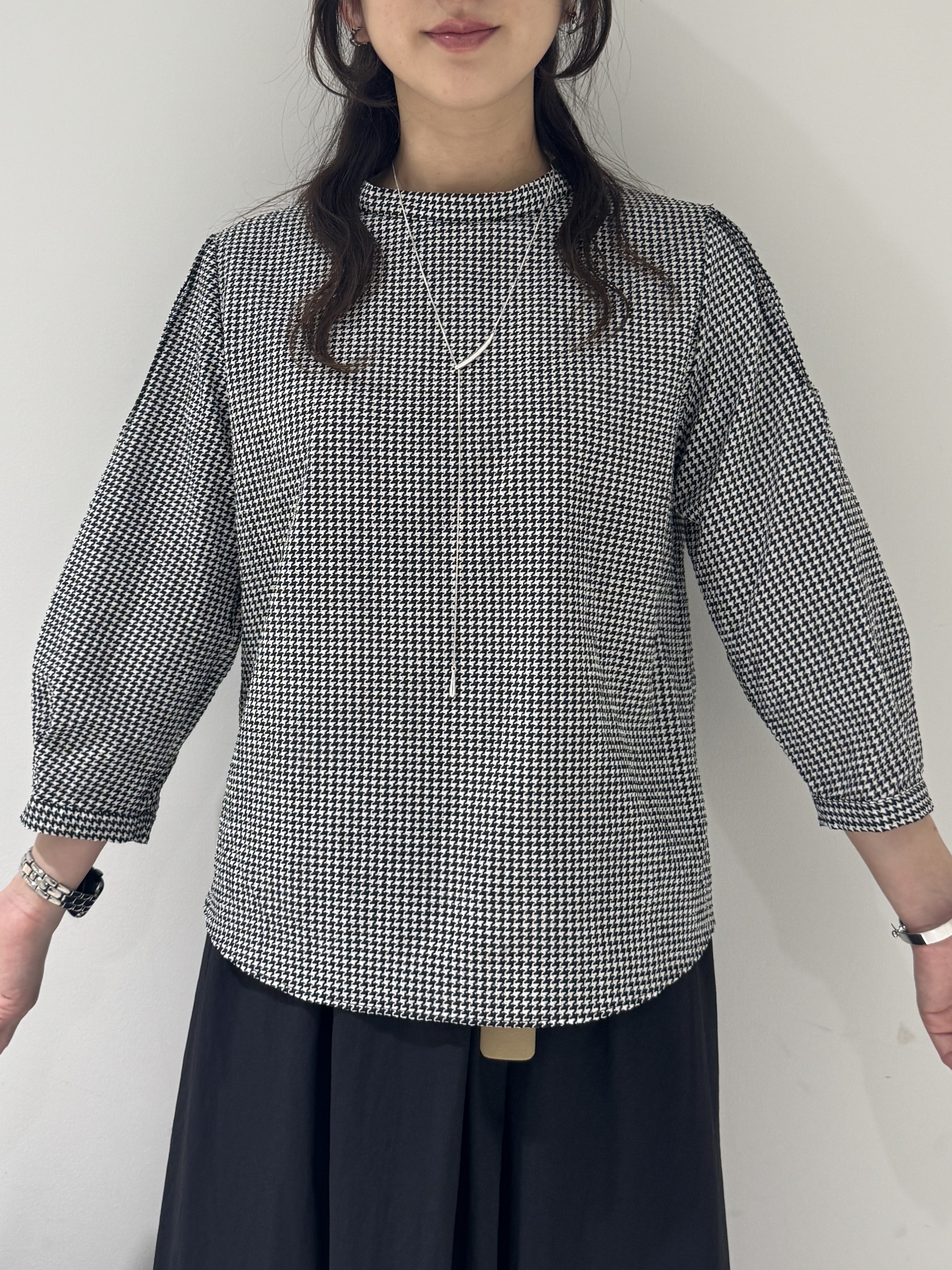 そんさんの「INDIVI｜【初秋にピッタリ！／洗える】凹凸素材ミニスタンドトップス」を使ったコーディネート