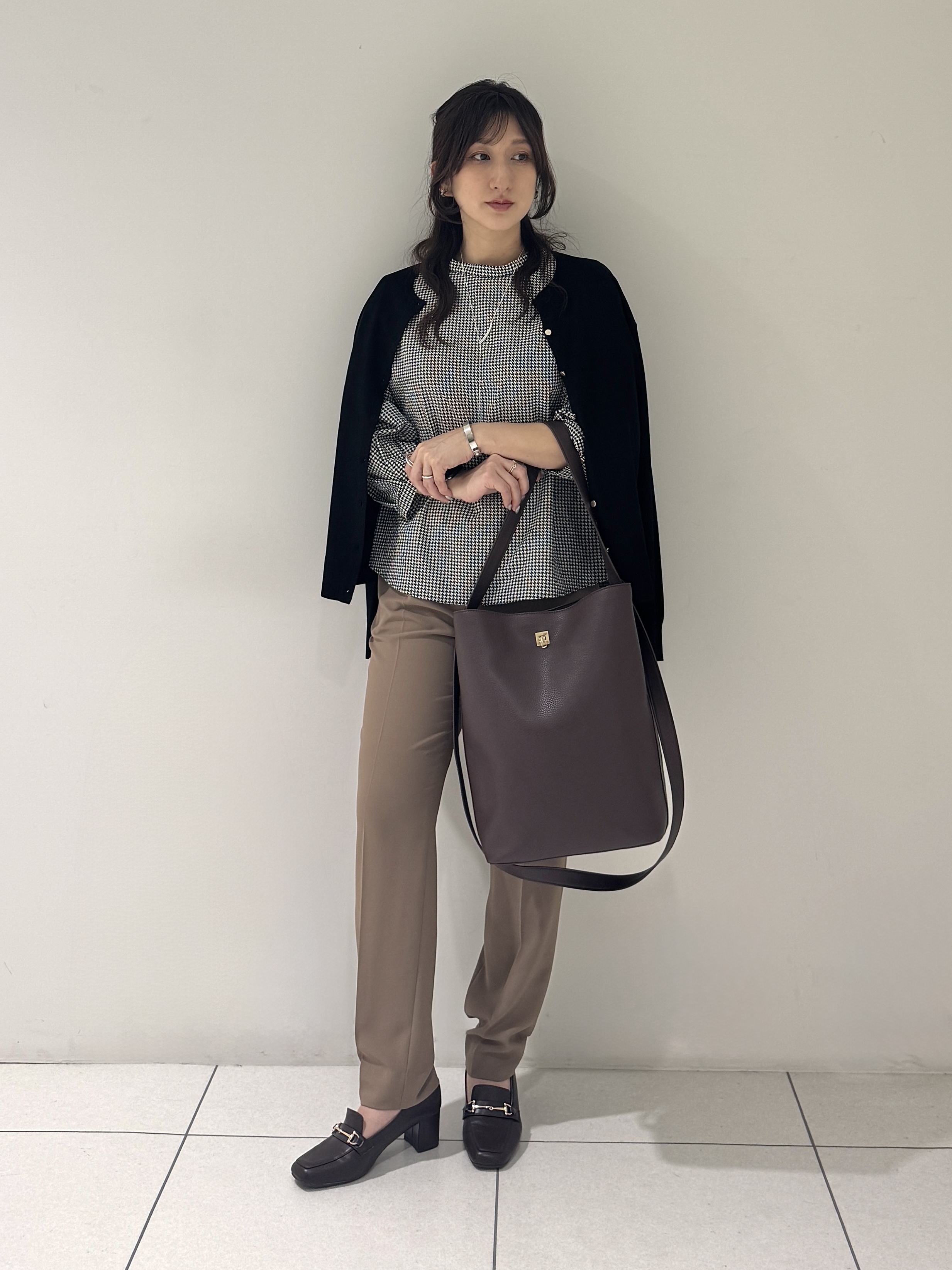 そんさんの「INDIVI｜【UVケア／吸汗速乾】凹凸素材ミニスタンドトップス」を使ったコーディネート