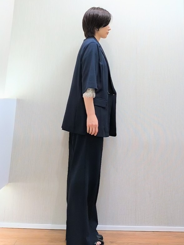ミズタさんの「UNTITLED｜【秋の通勤羽織/セットアップ可/UVカット】エアリークール半袖ジャケット」を使ったコーディネート