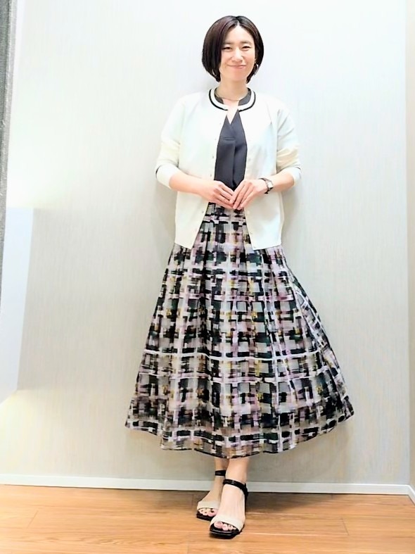 ミズタさんの「UNTITLED｜【アンサンブル可能/秋羽織り】コンパクトニットカーディガン」を使ったコーディネート