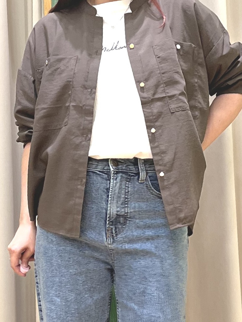 ゆっきーさんの「SHOO･LA･RUE｜【S-LL/洗濯機可】大人っぽく着られる ジェルロゴプリントTシャツ」を使ったコーディネート