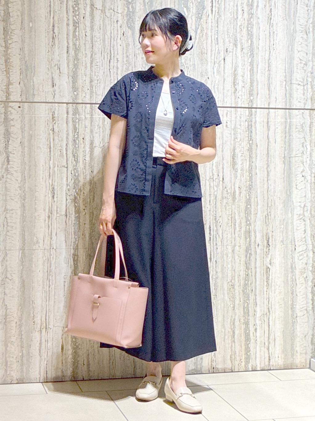  beni_gingerさんの「Reflect｜【通勤◎】カットワーク刺繍レース シャツブラウス」を使ったコーディネート