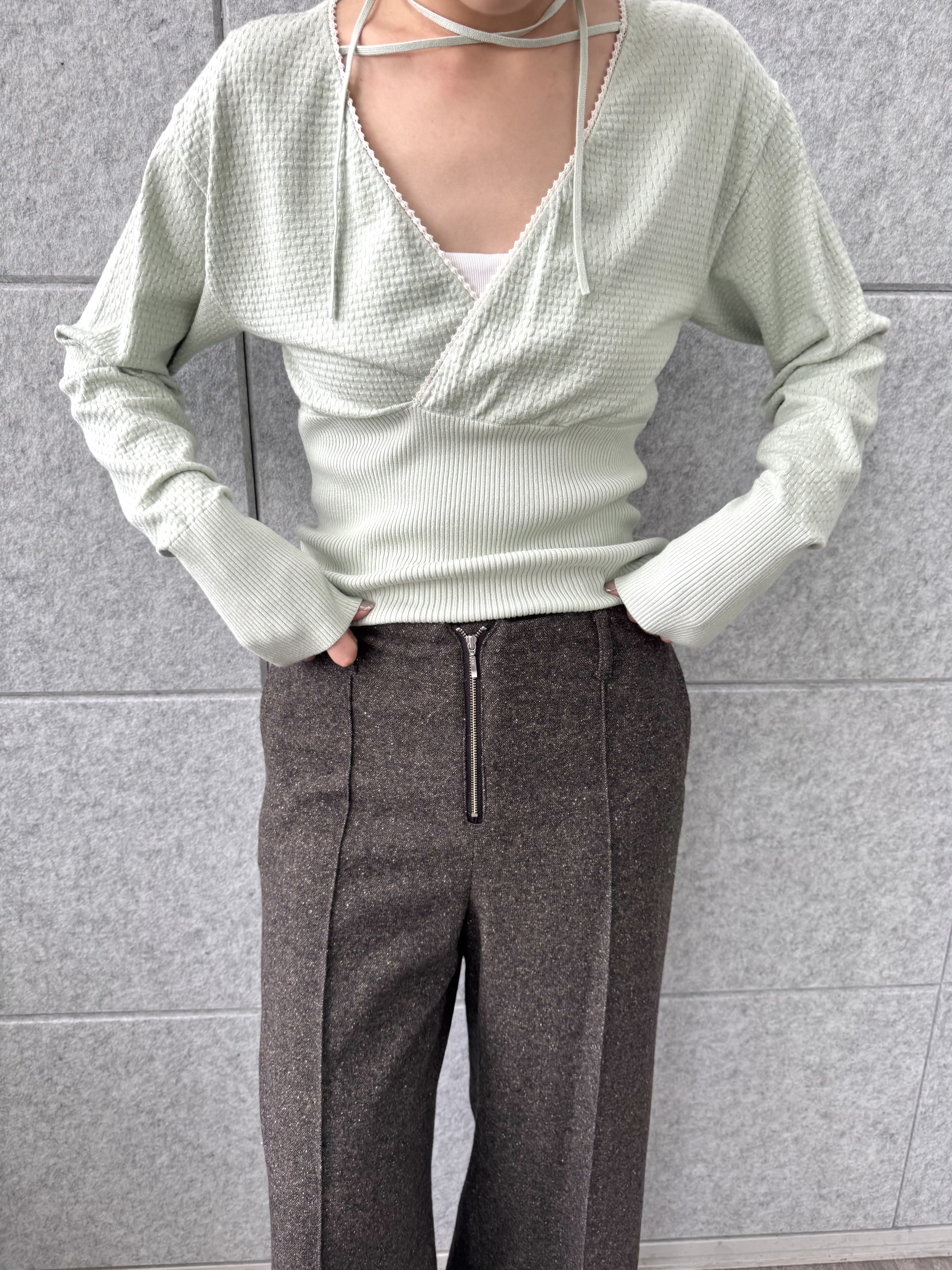 uchi__yamaさんの「CODE A｜intimate wrap knit top」を使ったコーディネート