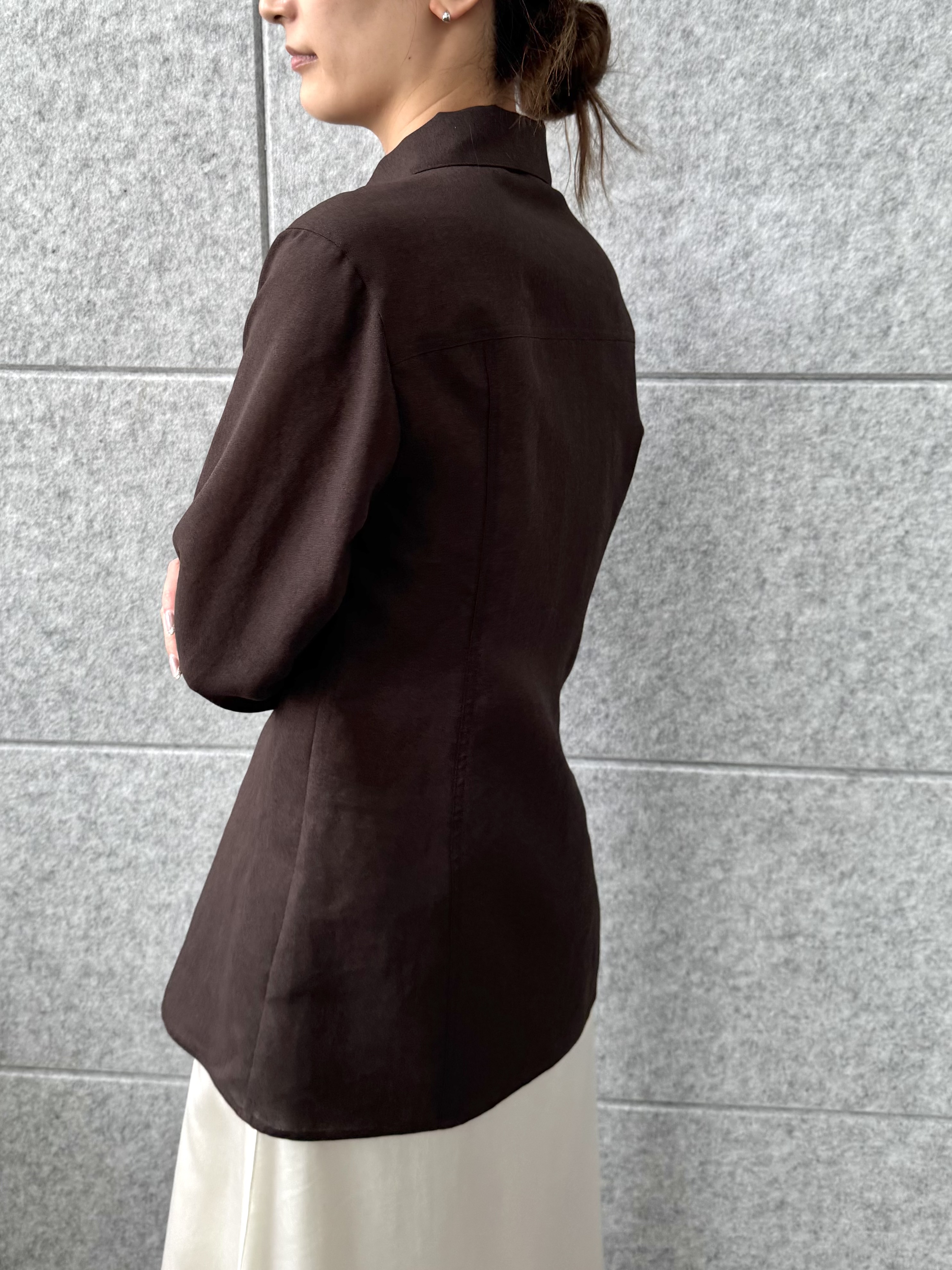 uchi__yamaさんの「CODE A｜satin slit flare skirt」を使ったコーディネート