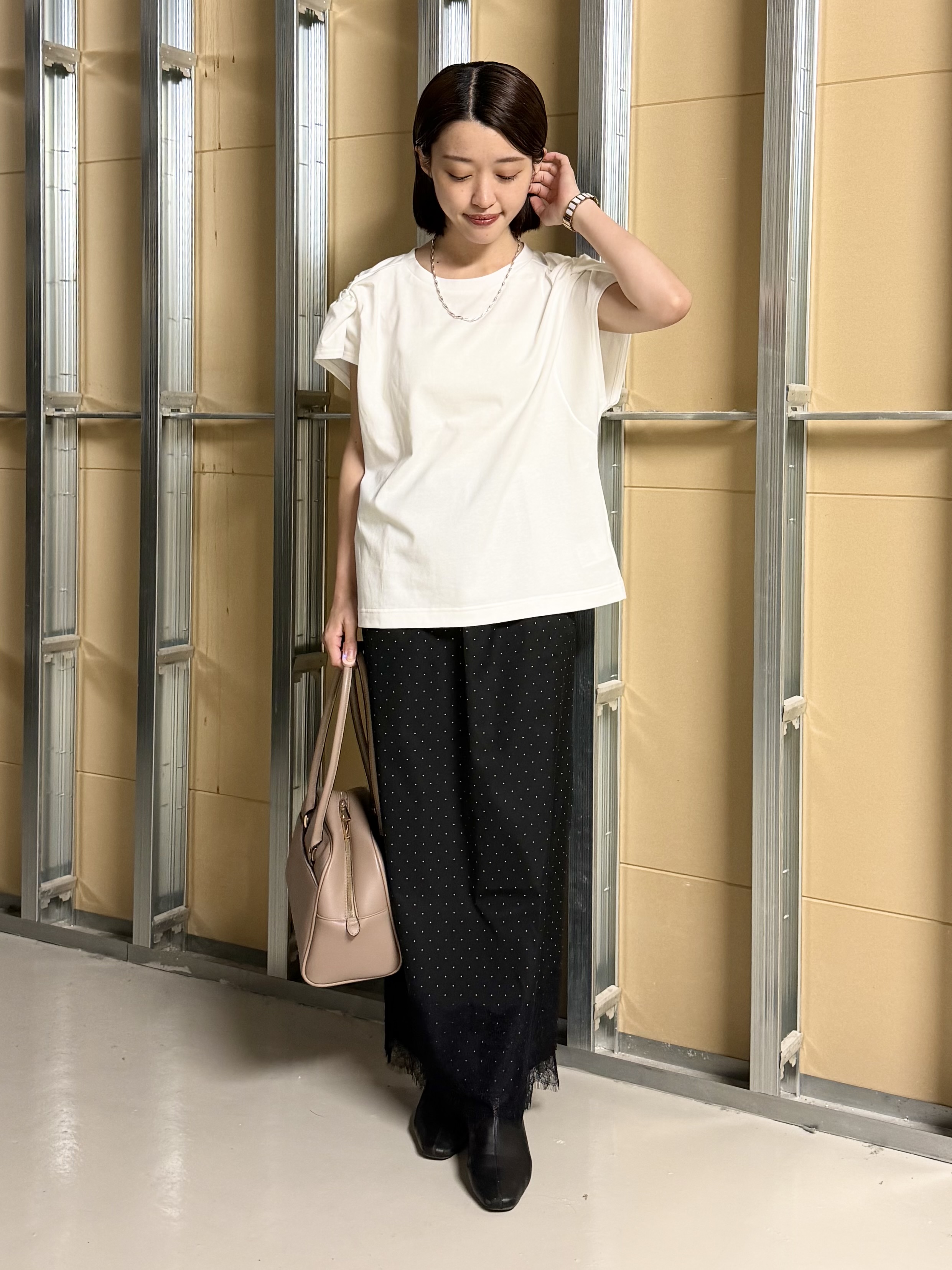 sahoさんの「THE SHOP TK｜【ひんやり/汗じみ防止】ツイストアクセントトップス」を使ったコーディネート