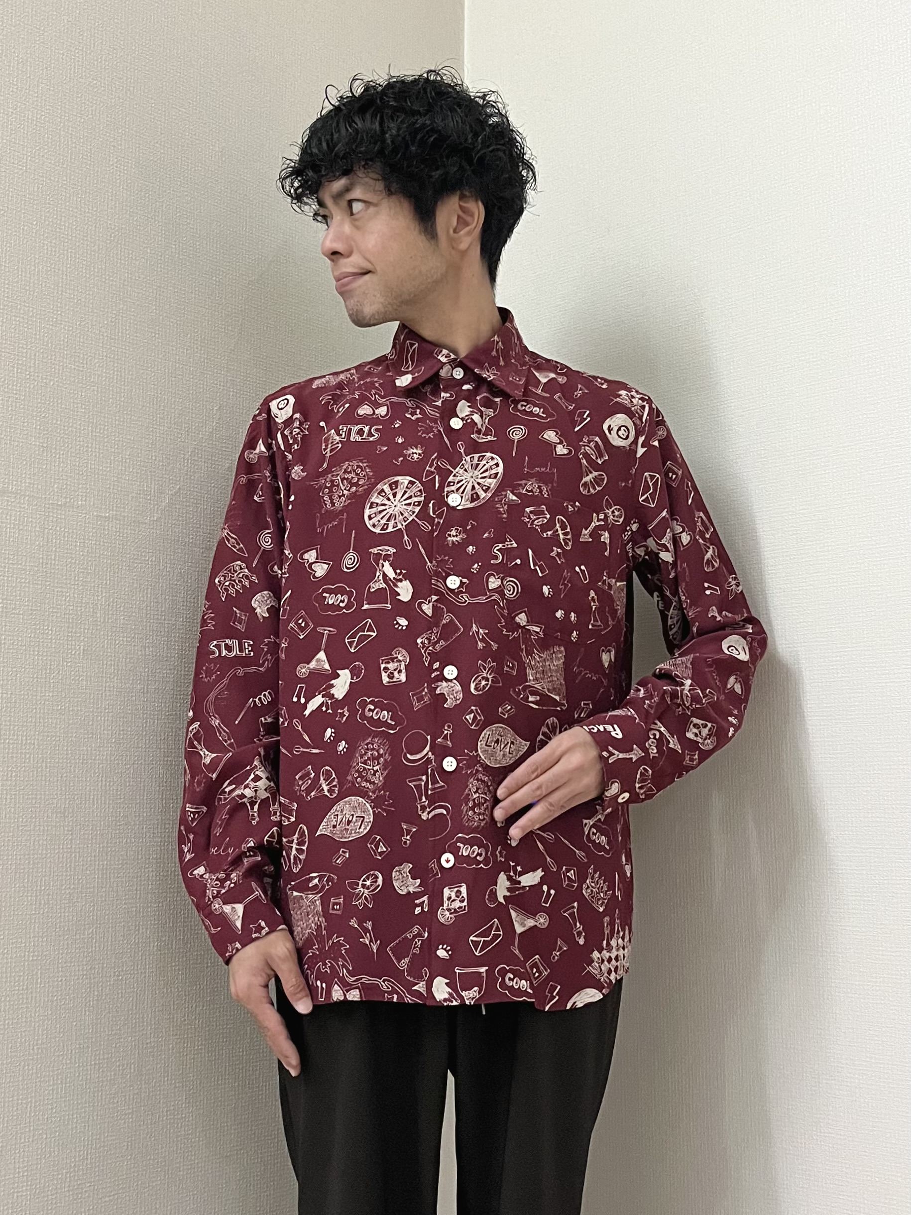 URAさんの「TAKEO KIKUCHI｜【BOWLER HAT LABEL】日本製PLAYプリントシャツ」を使ったコーディネート