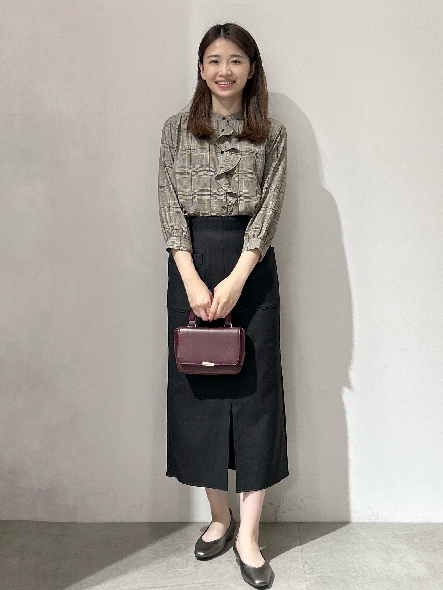 yuikaさんの「OPAQUE.CLIP｜【森絵梨佳さん着用】チェック柄フリルブラウス《洗濯機OK》」を使ったコーディネート