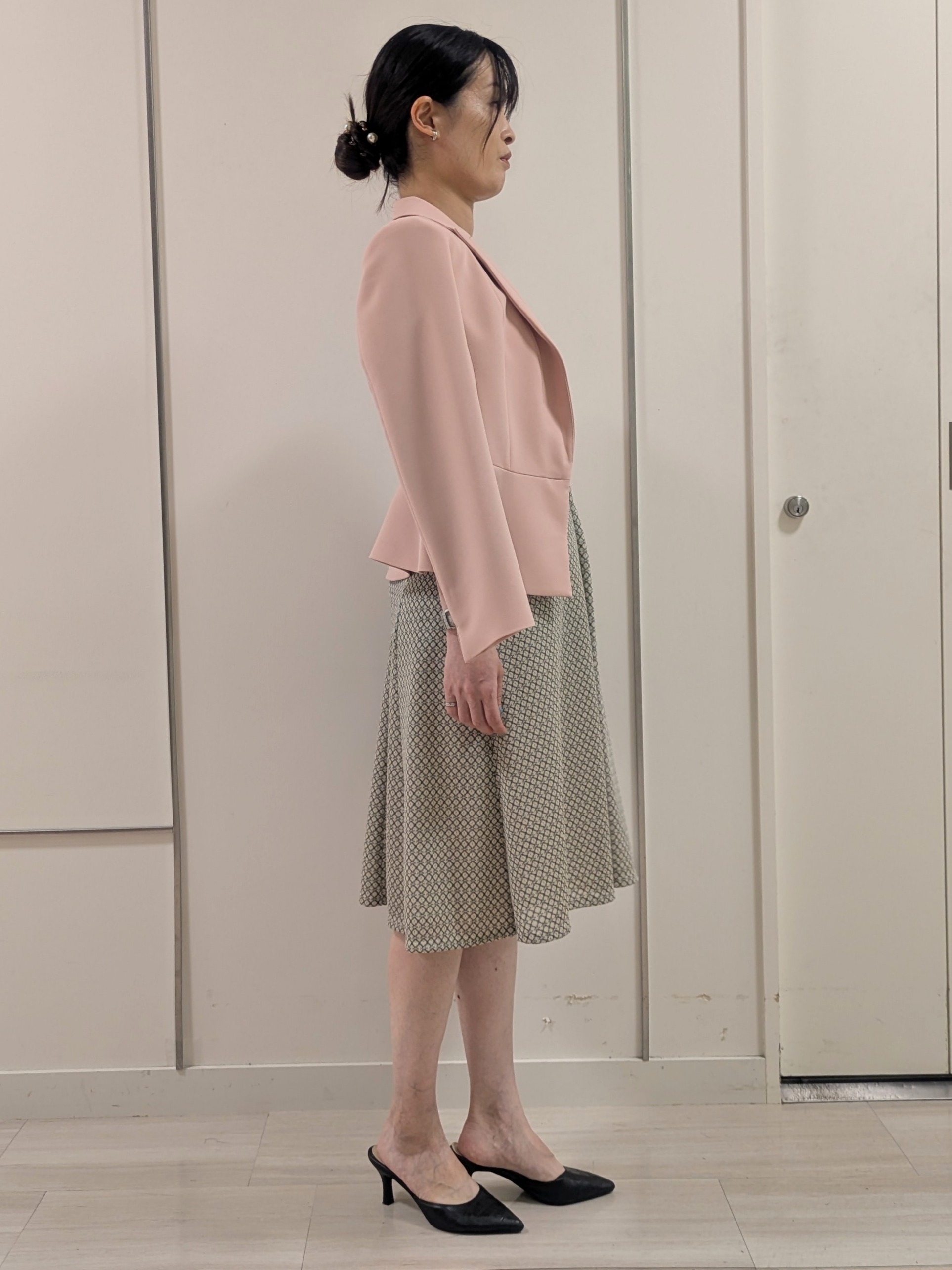 mikiさんの「COUP DE CHANCE｜【手洗い可／日本製】カシュクールワンピース」を使ったコーディネート