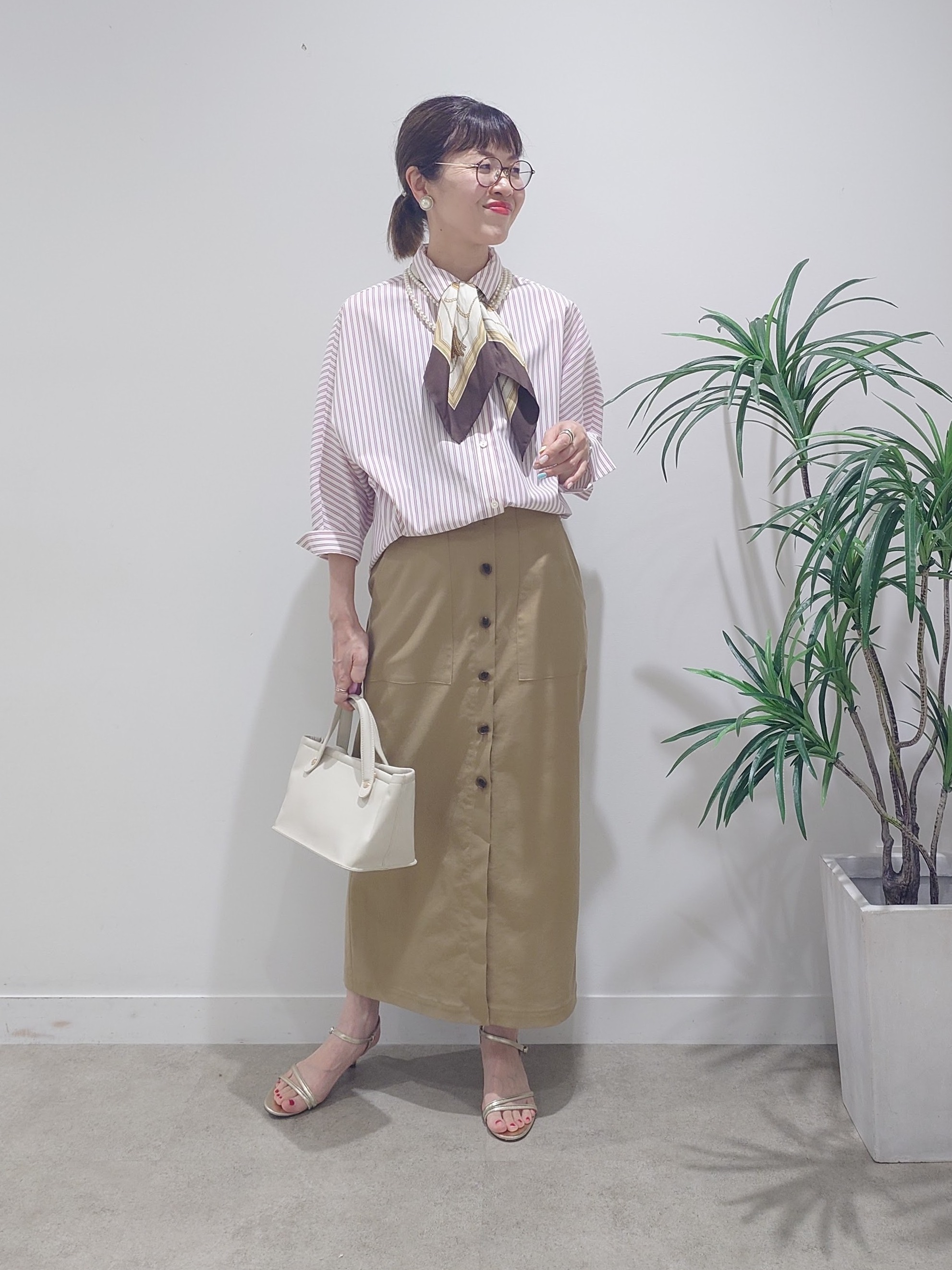 MUTSUKOさんの「UNTITLED｜【接触冷感/吸水速乾/UVカット】ドルマンスリーブシャツ」を使ったコーディネート