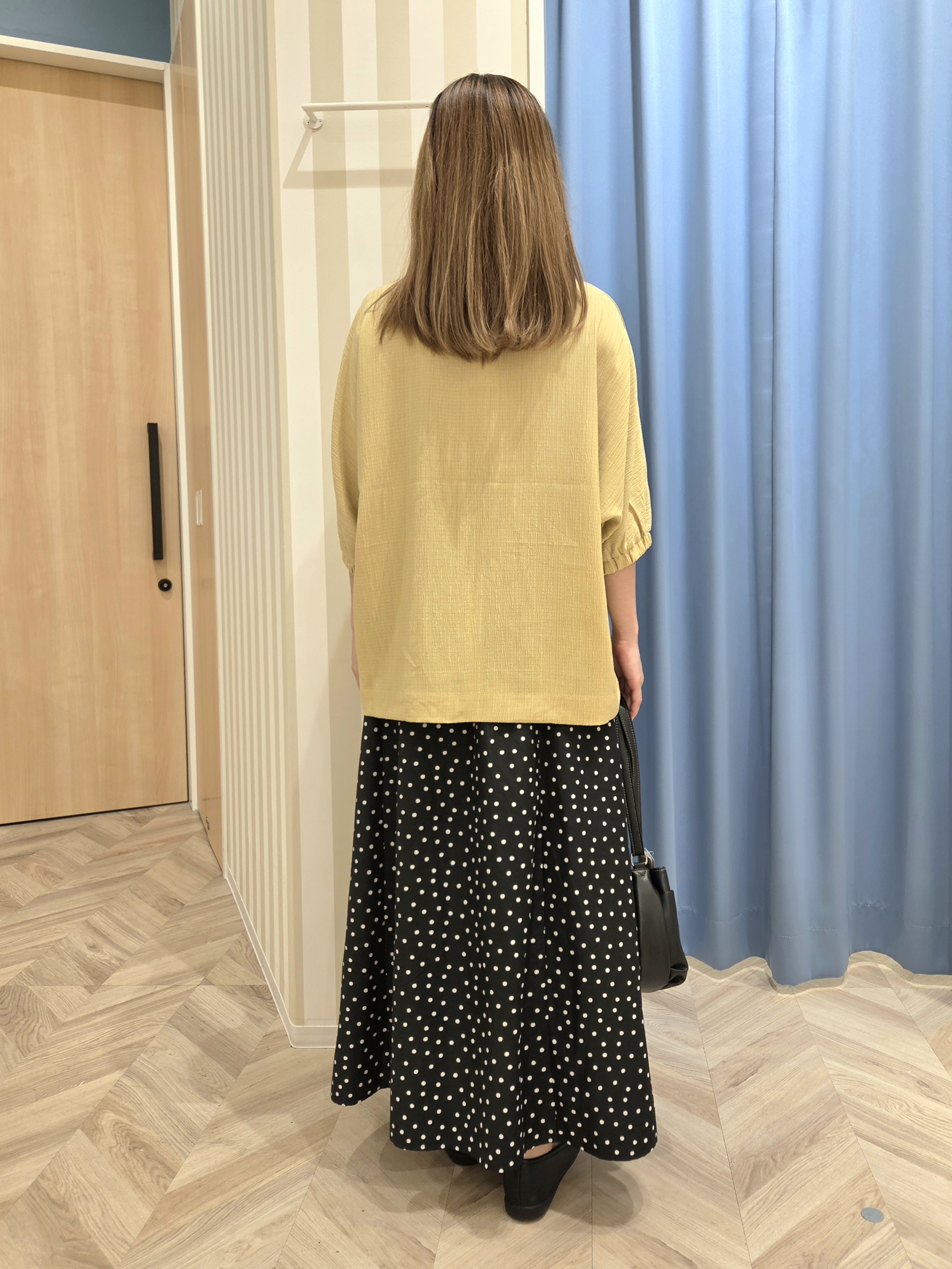 Ikumiさんの「SHOO･LA･RUE｜【インせず着られる/洗濯後しわになりにくい】しぼしぼドルマンブラウス」を使ったコーディネート