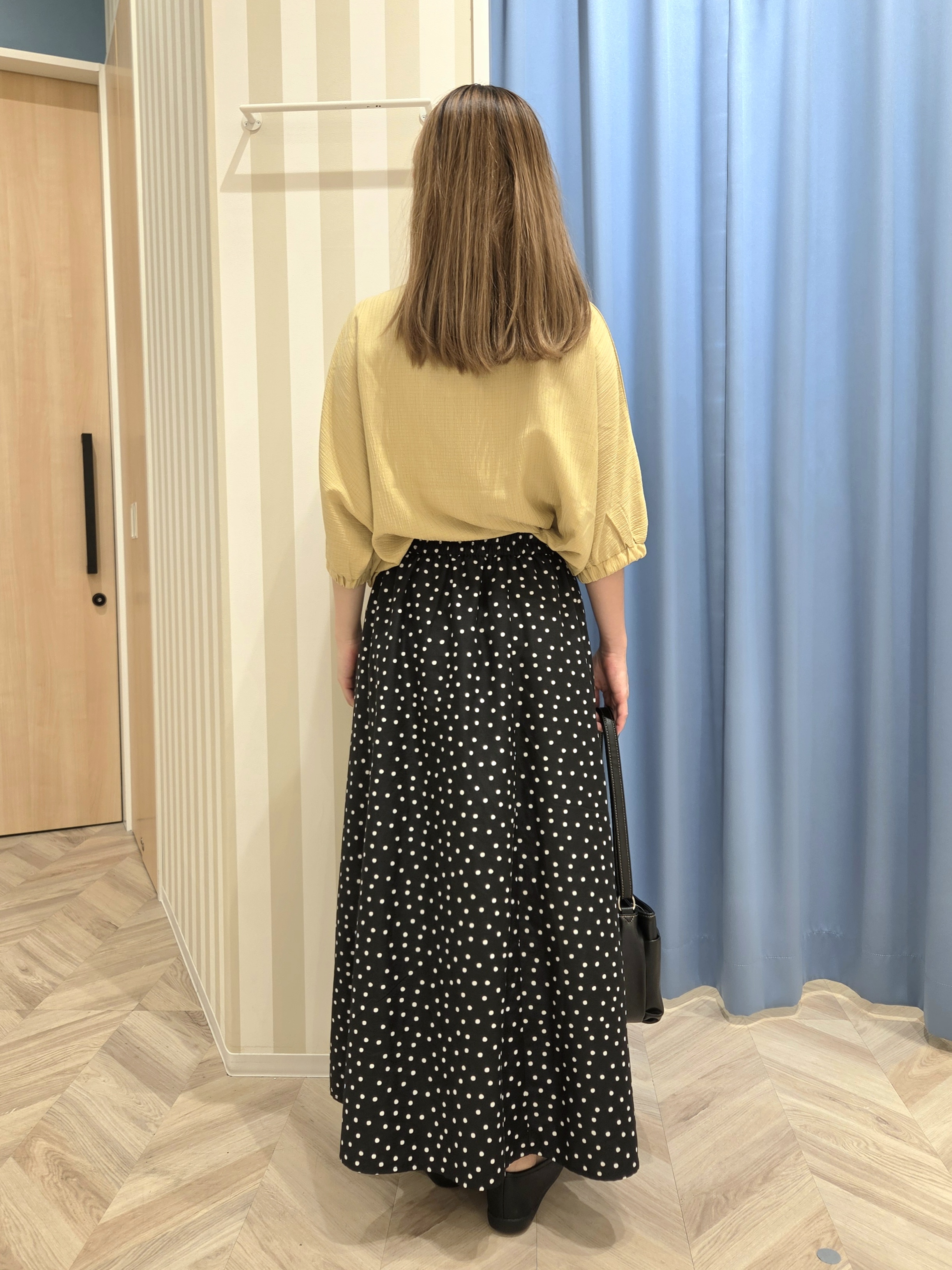Ikumiさんの「SHOO･LA･RUE｜【インせず着られる/洗濯後しわになりにくい】しぼしぼドルマンブラウス」を使ったコーディネート