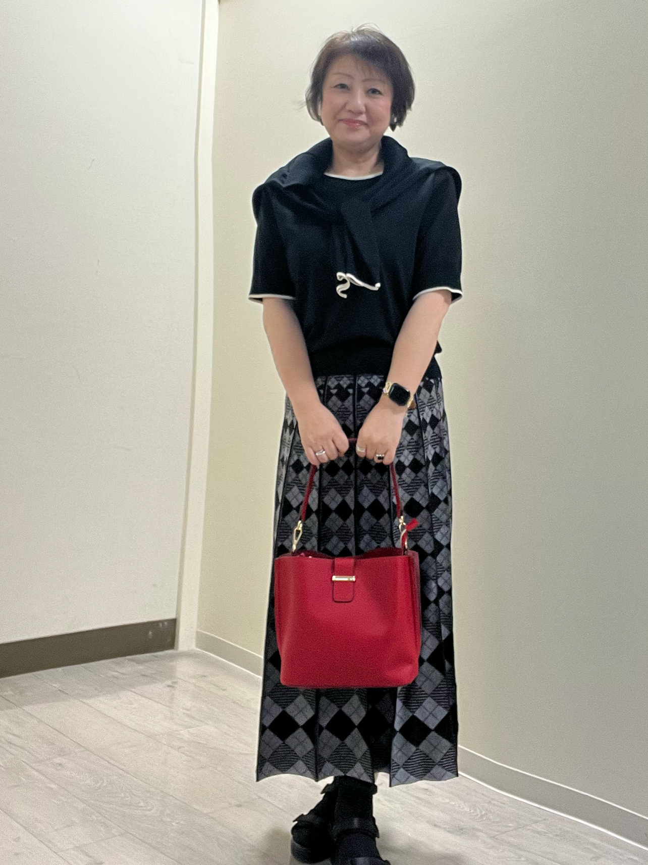 mariさんの「Reflect｜【UVカット／アンサンブル／手洗い可】バイカラーニットプルオーバー」を使ったコーディネート