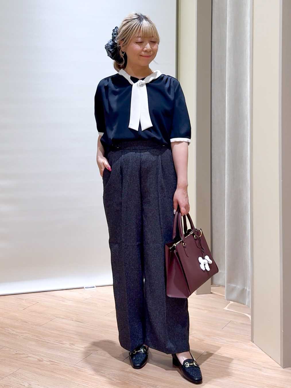 Harukaさんの「grove｜【洗濯機OK/シワになりにくい】1枚で華やぐ配色ボウタイブラウス」を使ったコーディネート