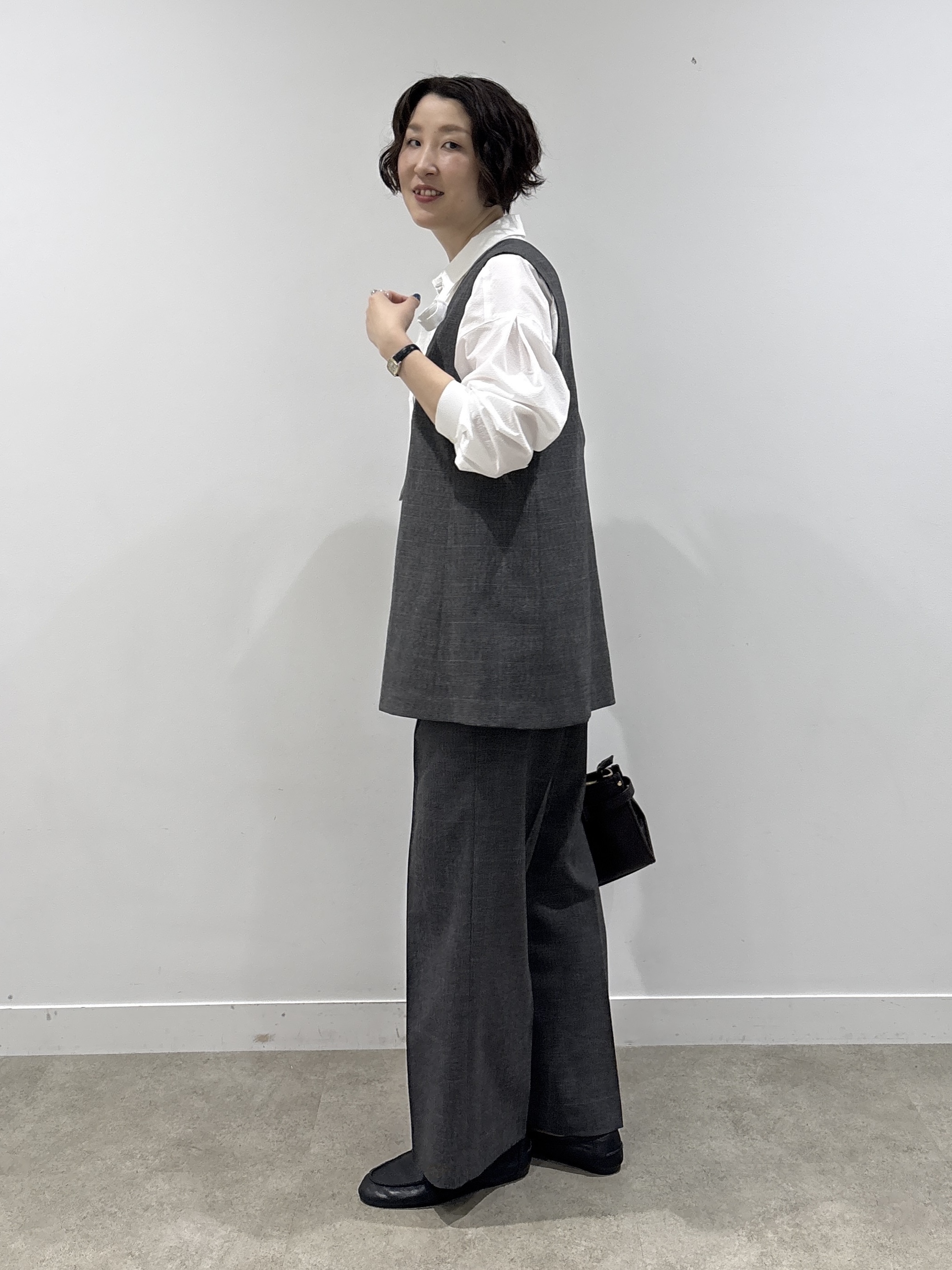 yuriさんの「INDIVI｜【UVケア／接触冷感】リネン風チュニックベスト」を使ったコーディネート