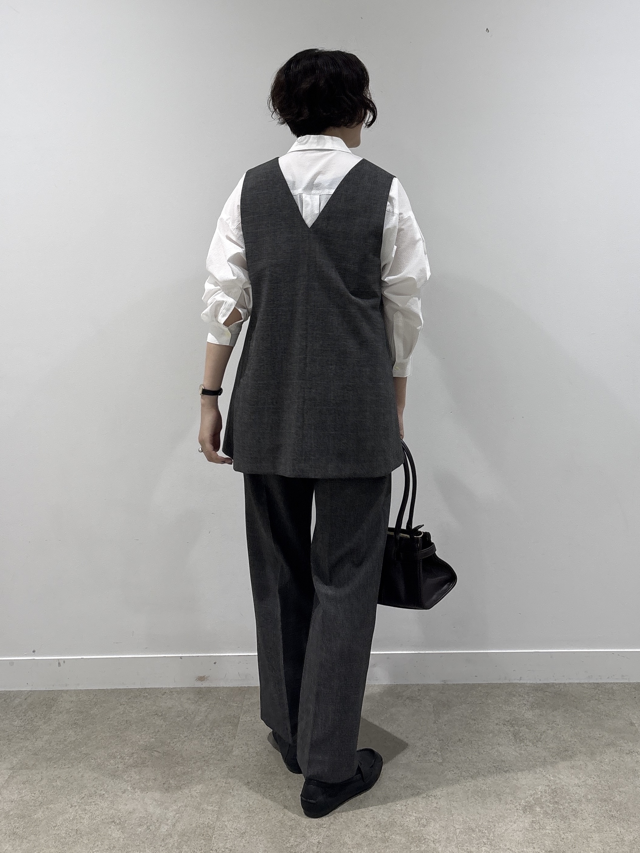yuriさんの「INDIVI｜【UVケア／接触冷感】リネン風チュニックベスト」を使ったコーディネート