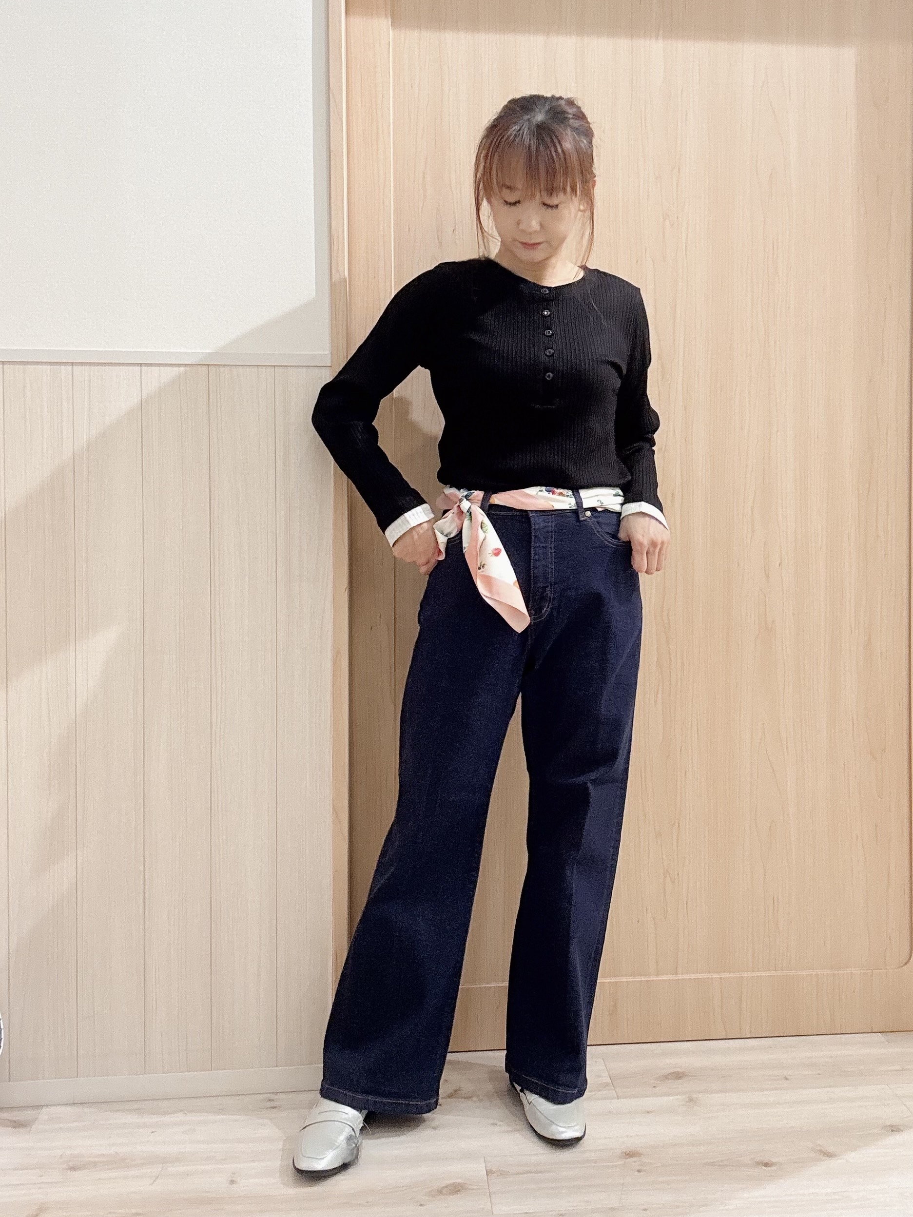 モカさんの「SHOO･LA･RUE｜【通気性〇/S-LL/洗濯機可】大人のきちんとベーシックシャツ」を使ったコーディネート
