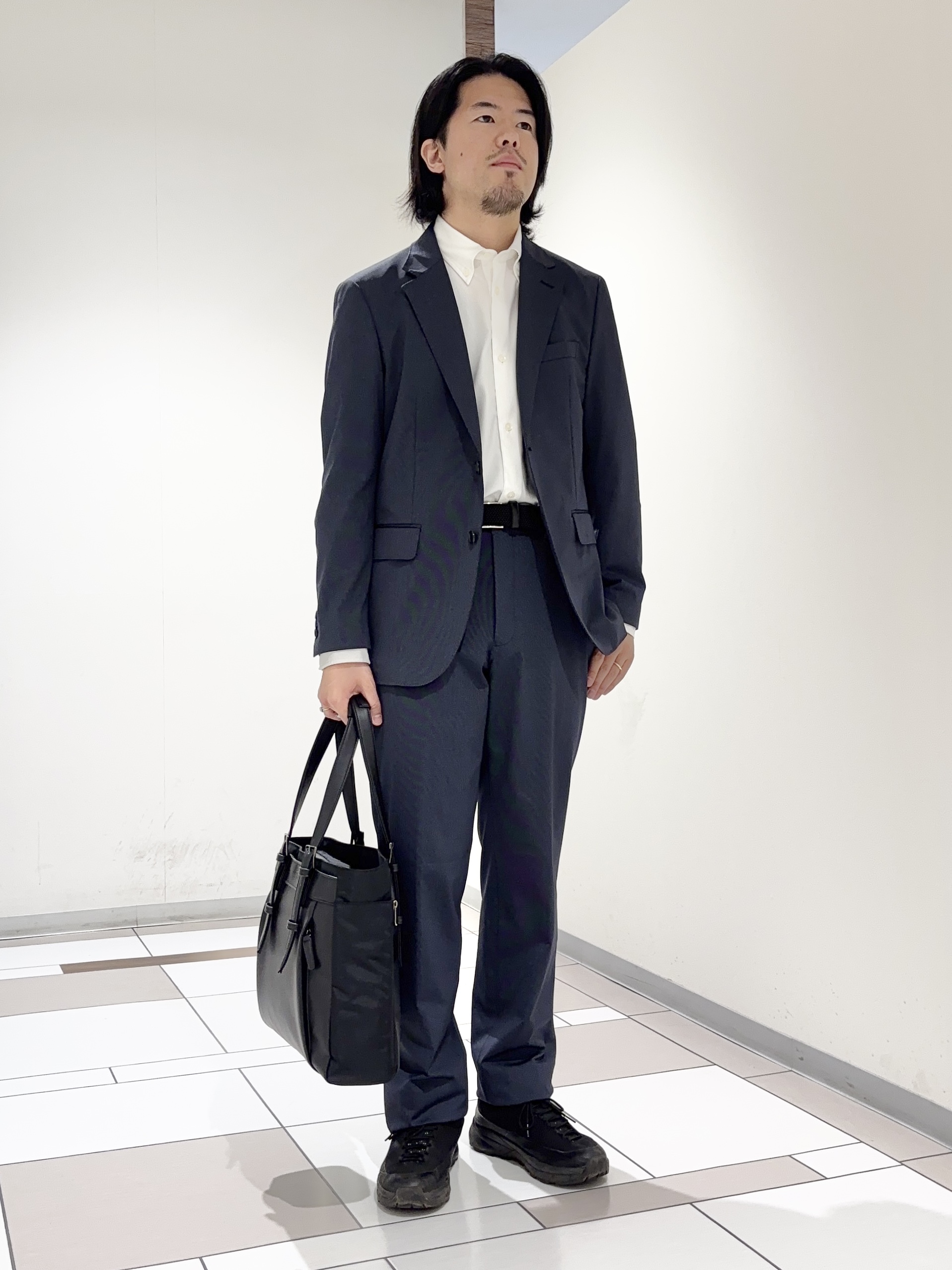 及川さんの「TAKEO KIKUCHI｜【360&deg;ストレッチ／軽量】None Of Stress ライト ジャケット（セットアップ対応）」を使ったコーディネート