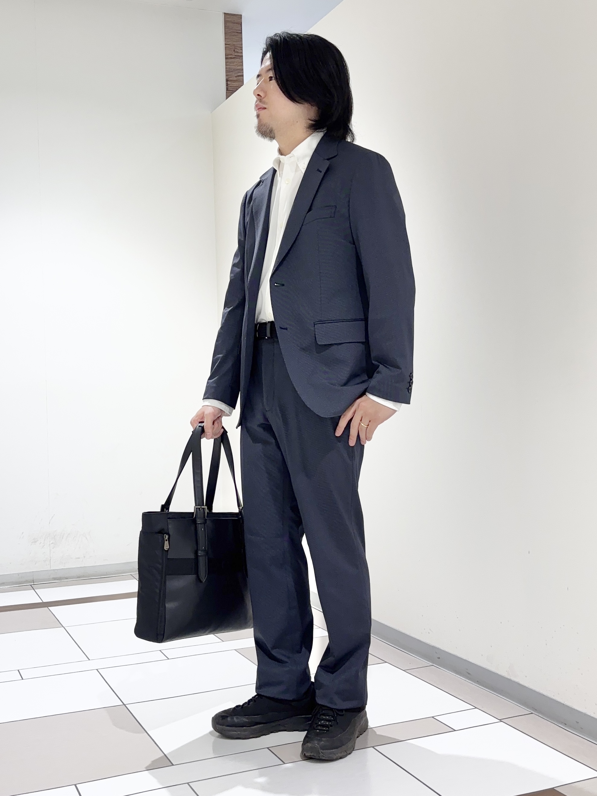 及川さんの「TAKEO KIKUCHI｜【360&deg;ストレッチ／軽量】None Of Stress ライト ジャケット（セットアップ対応）」を使ったコーディネート