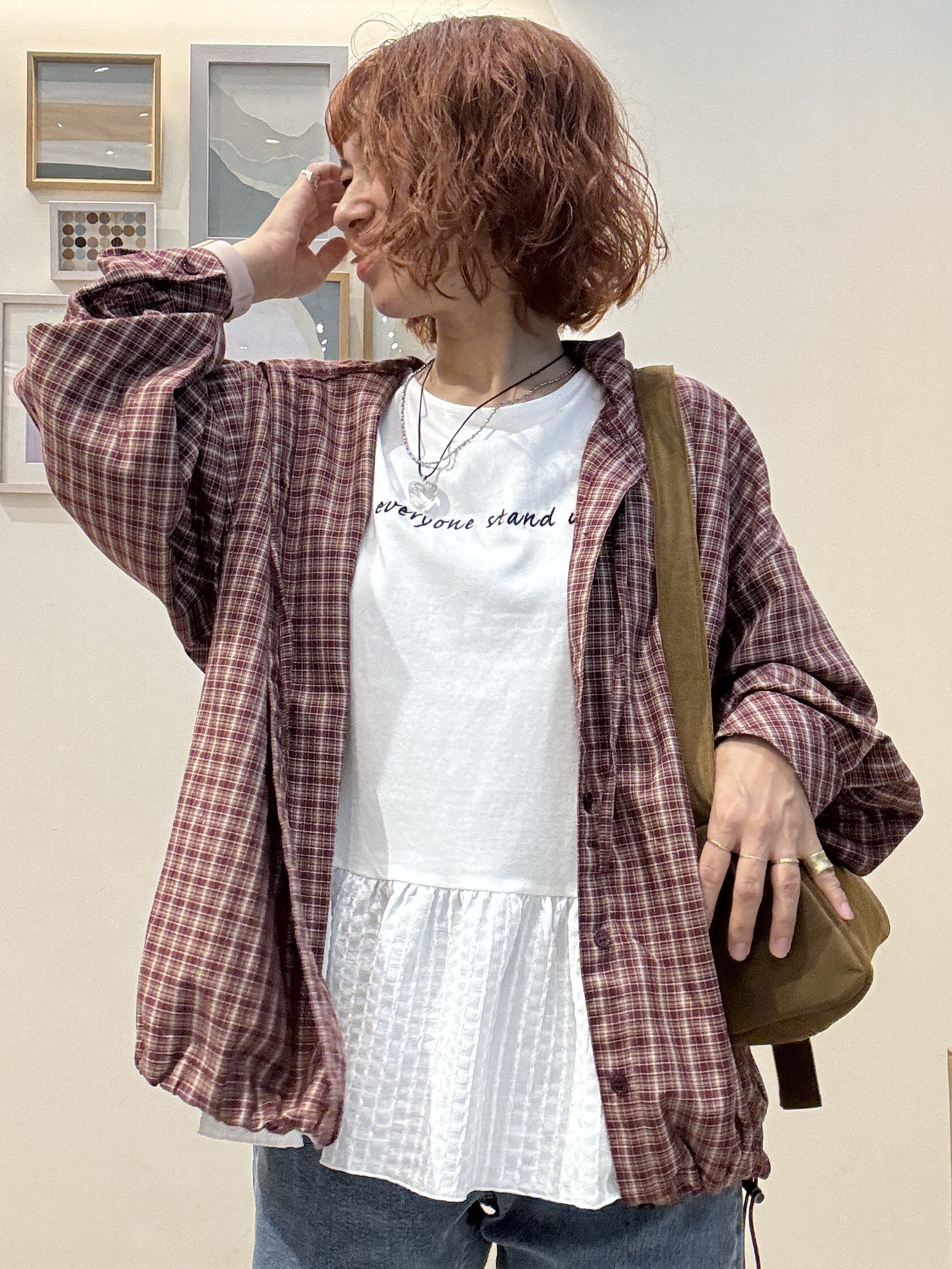 たけぴさんの「SHOO･LA･RUE｜【S-LL/洗濯機可】大人カジュアルに。裾ドロスト フードチェックシャツ」を使ったコーディネート