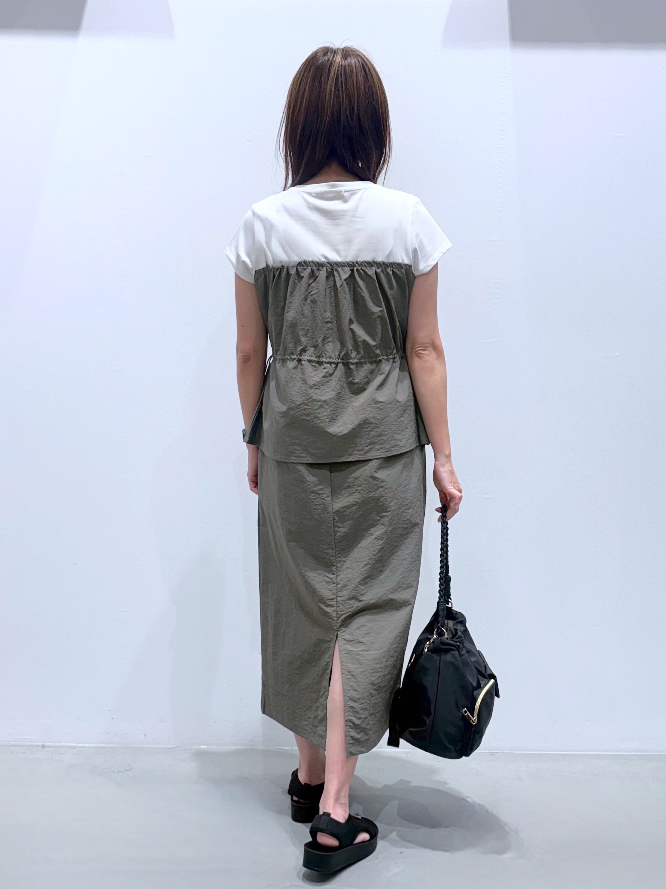 ＷＡさんの「grove｜【低身長さんも選べる着丈・洗濯機◎】1枚で旬顔！Tシャツドッキングドロストワンピース」を使ったコーディネート