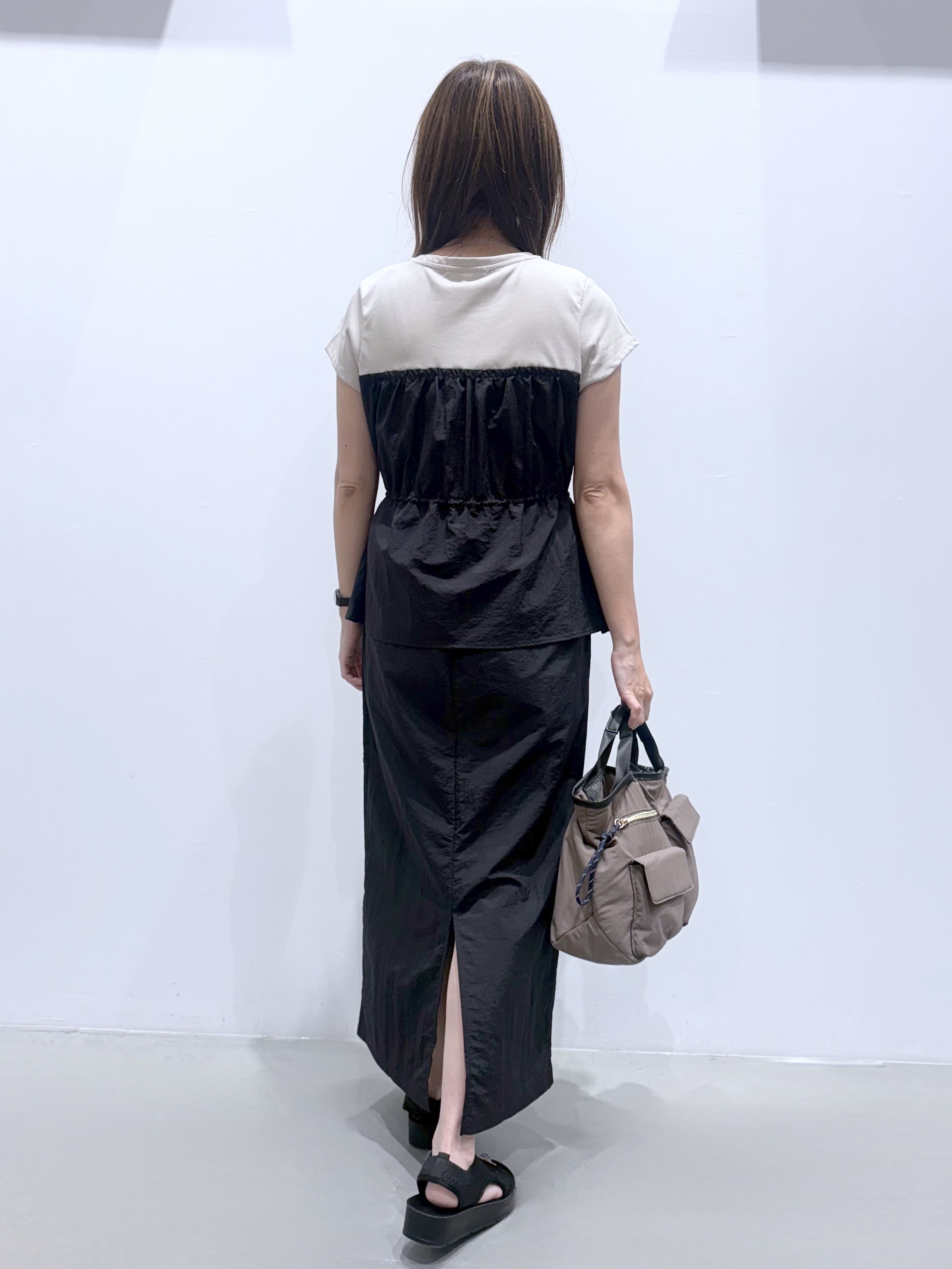 ＷＡさんの「grove｜【低身長さんも選べる着丈・洗濯機◎】1枚で旬顔！Tシャツドッキングドロストワンピース」を使ったコーディネート