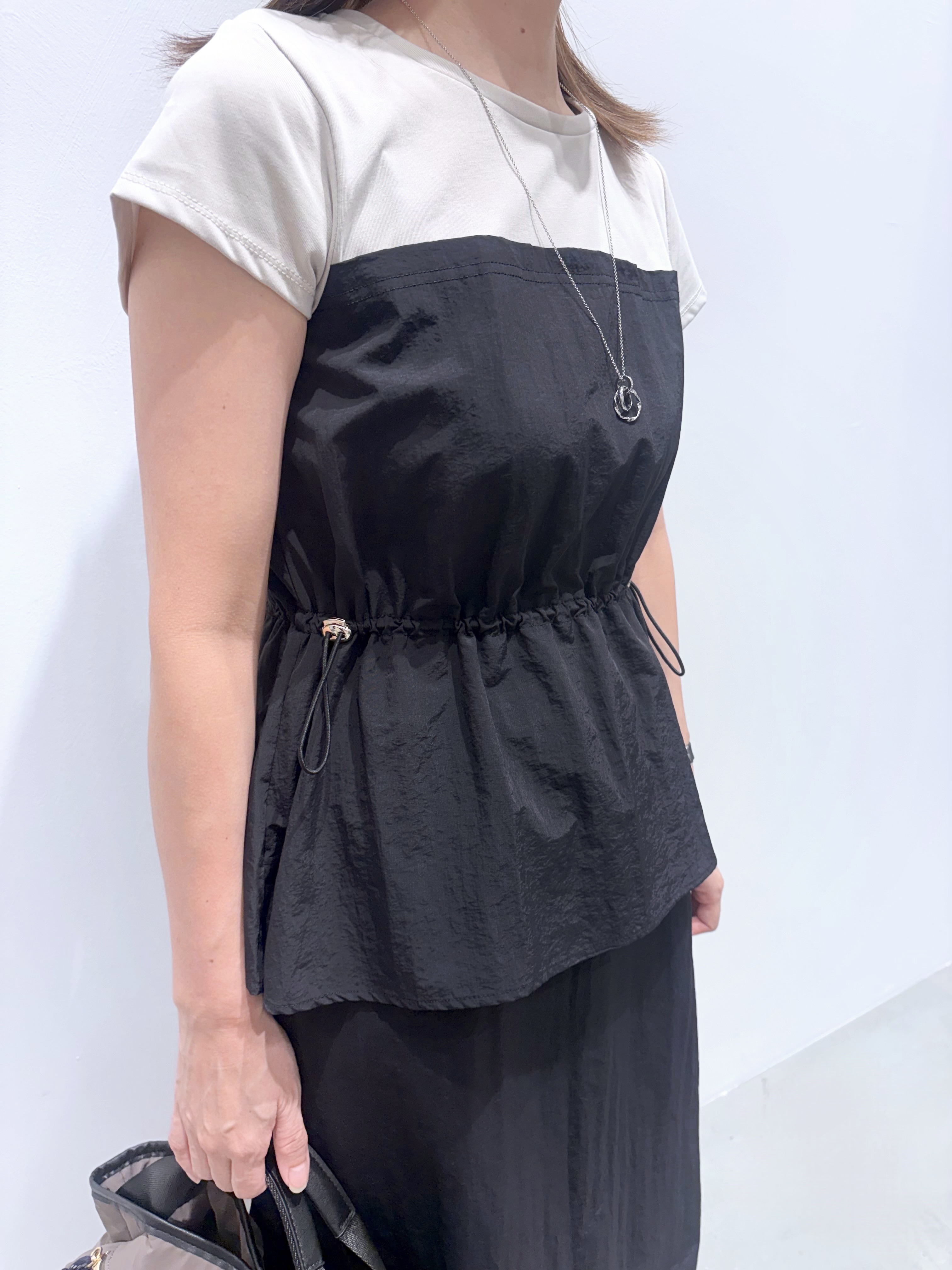 ＷＡさんの「grove｜【低身長さんも選べる着丈・洗濯機◎】1枚で旬顔！Tシャツドッキングドロストワンピース」を使ったコーディネート