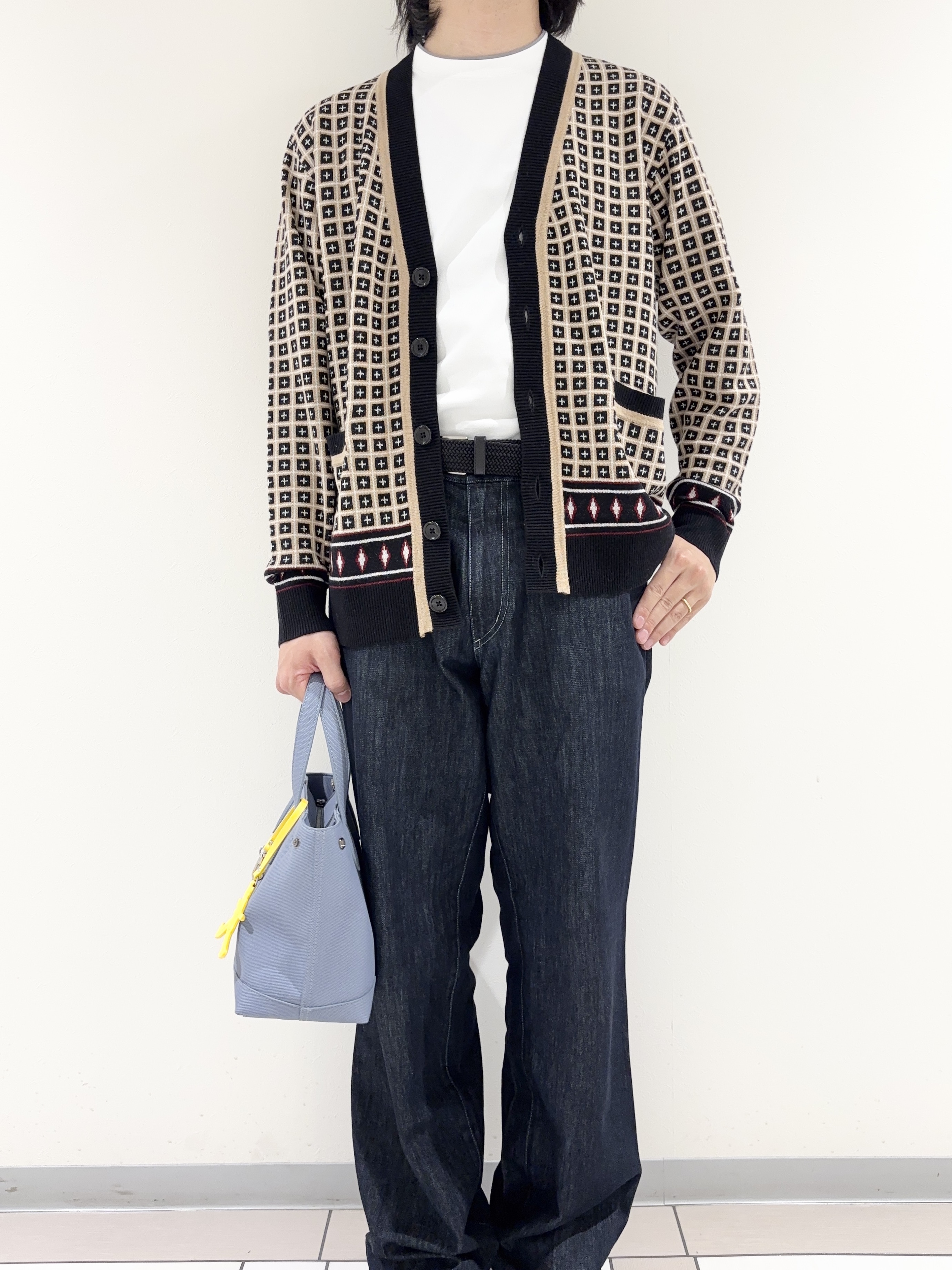 及川さんの「TAKEO KIKUCHI｜【BOWLER HAT LABEL】ジオメトリック柄カーディガン」を使ったコーディネート