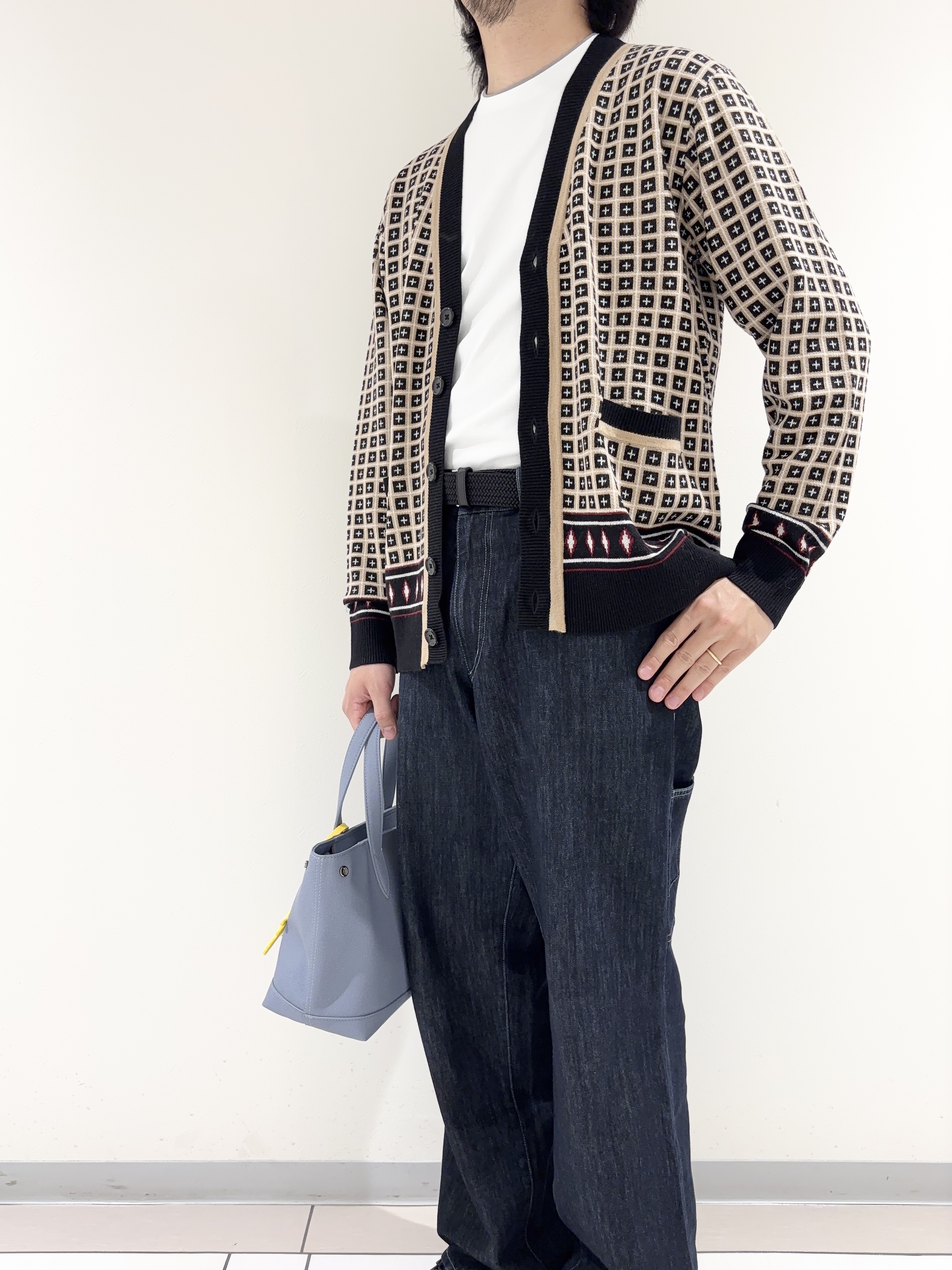 及川さんの「TAKEO KIKUCHI｜【BOWLER HAT LABEL】ジオメトリック柄カーディガン」を使ったコーディネート