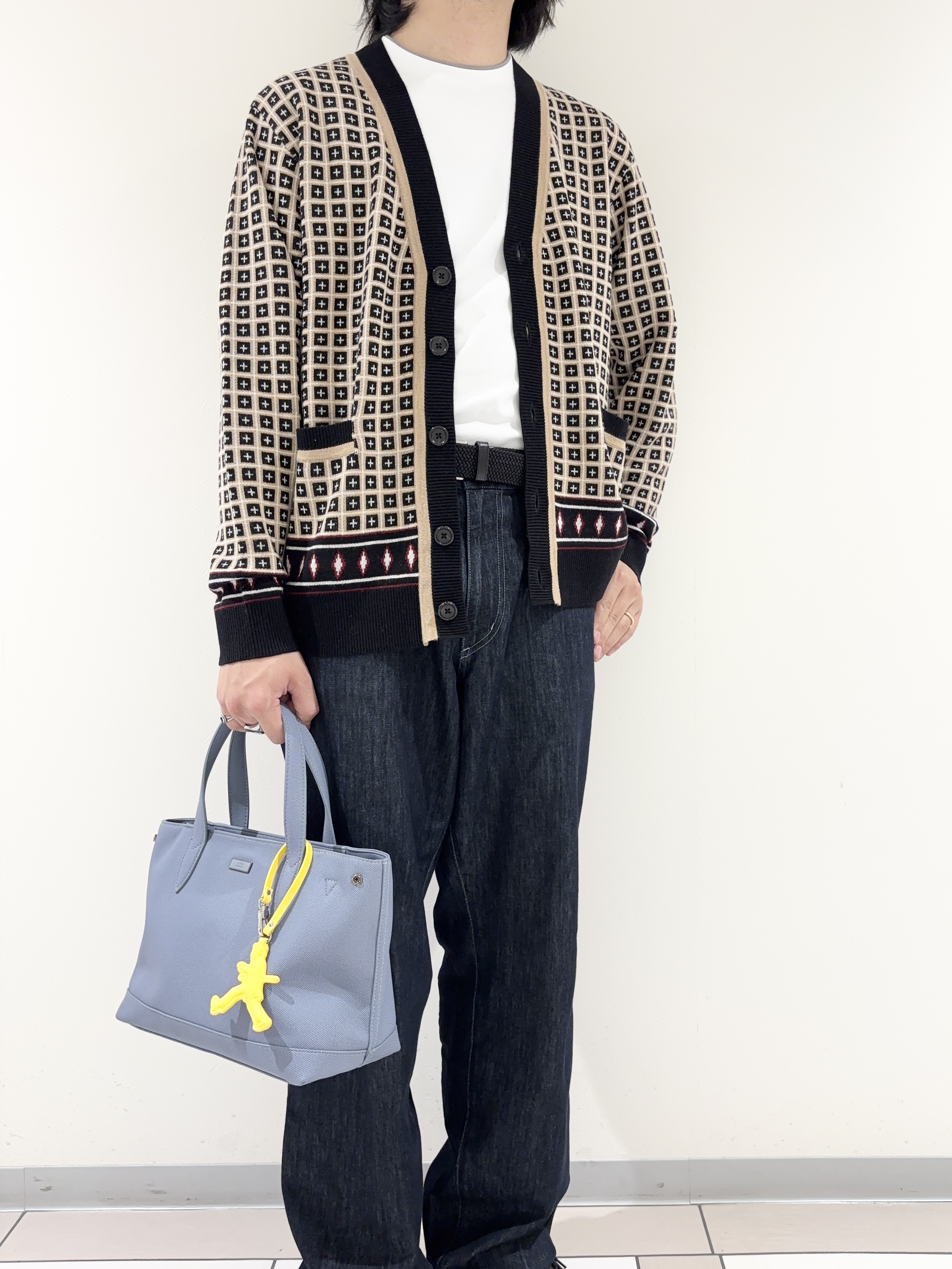及川さんの「TAKEO KIKUCHI｜【BOWLER HAT LABEL】ジオメトリック柄カーディガン」を使ったコーディネート