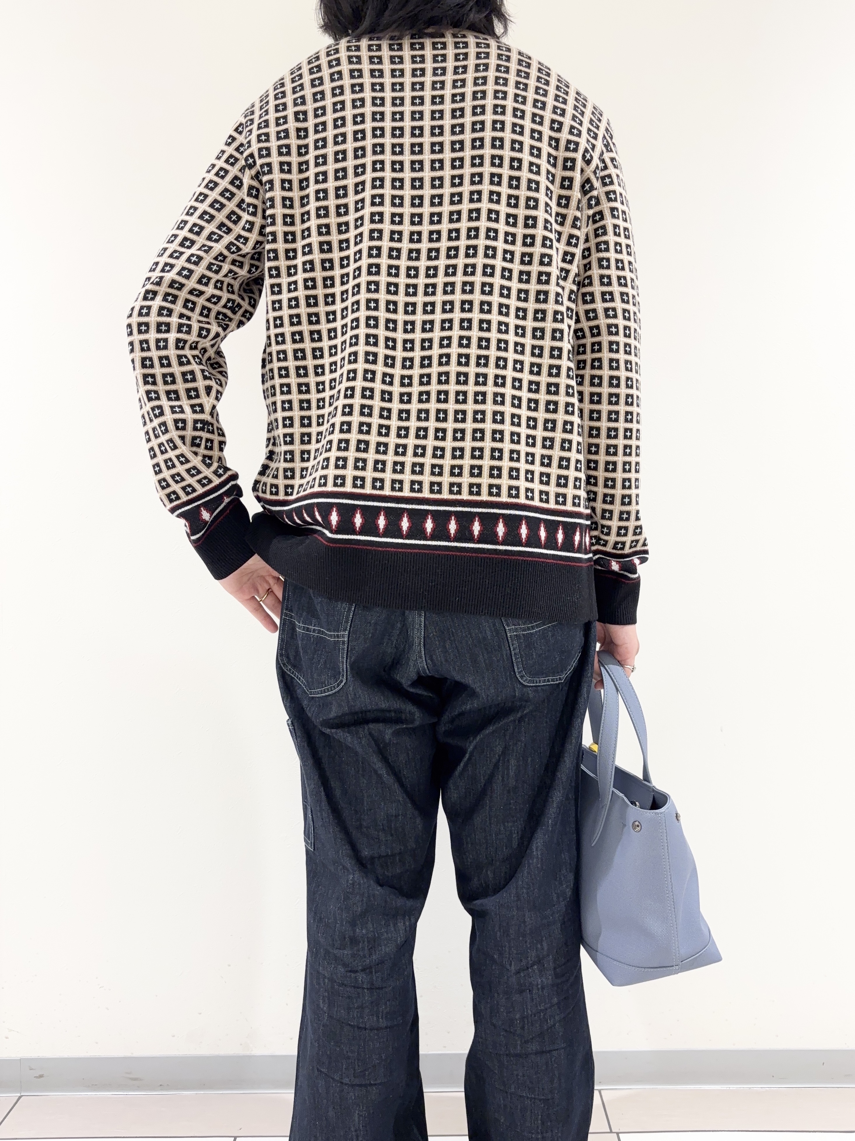 及川さんの「TAKEO KIKUCHI｜【BOWLER HAT LABEL】ジオメトリック柄カーディガン」を使ったコーディネート