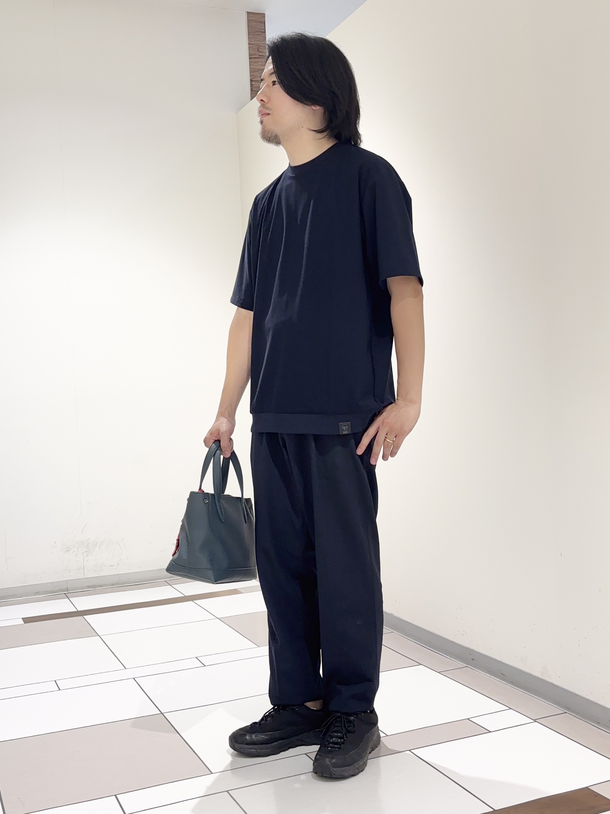 及川さんの「TAKEO KIKUCHI｜【通気性】AIR TOOL LIGHT Ｔシャツ」を使ったコーディネート
