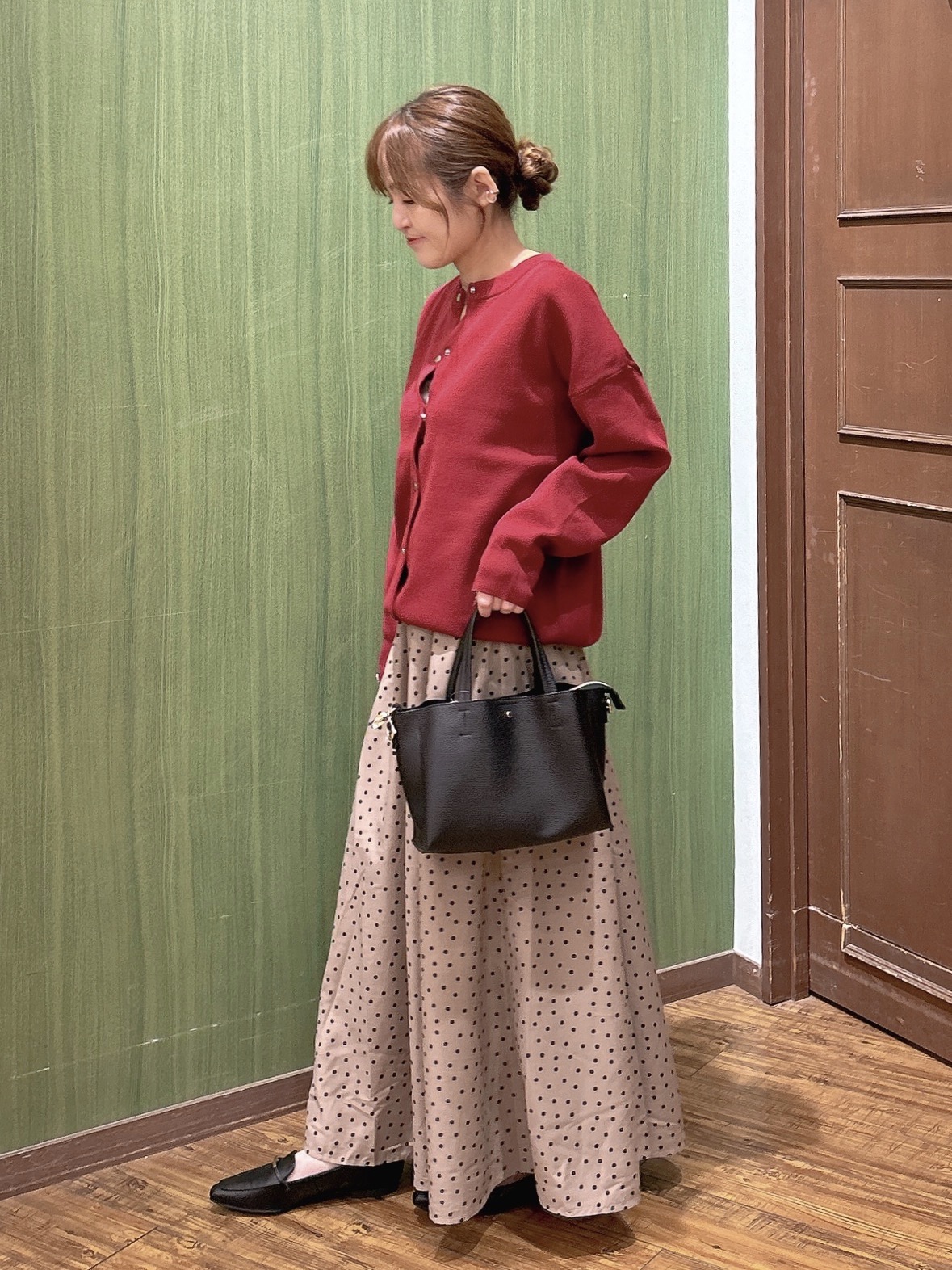 かおりさんの「SHOO･LA･RUE｜【セットアップ可/洗濯機可】軽やかに羽織れる スポンディッシュ ニットカーディガン」を使ったコーディネート