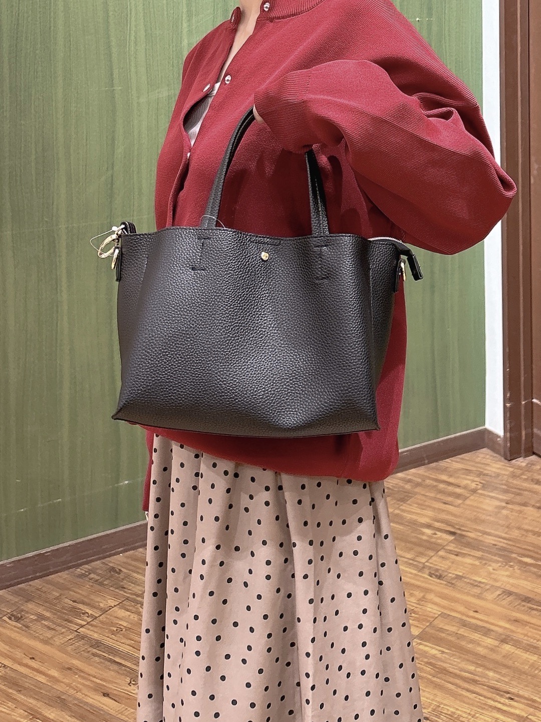 かおりさんの「SHOO･LA･RUE｜【セットアップ可/洗濯機可】軽やかに羽織れる スポンディッシュ ニットカーディガン」を使ったコーディネート