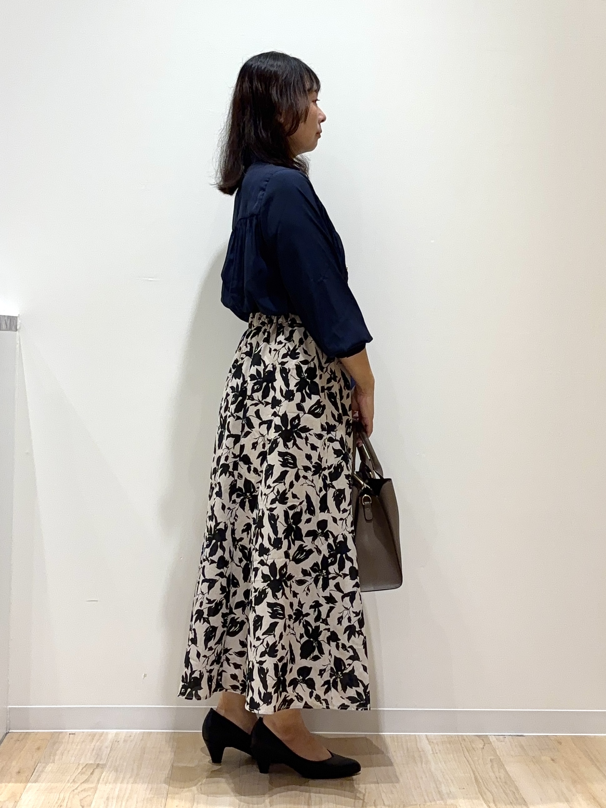 miraiさんの「grove｜ヴィンテージサテンシャーリングブラウス」を使ったコーディネート