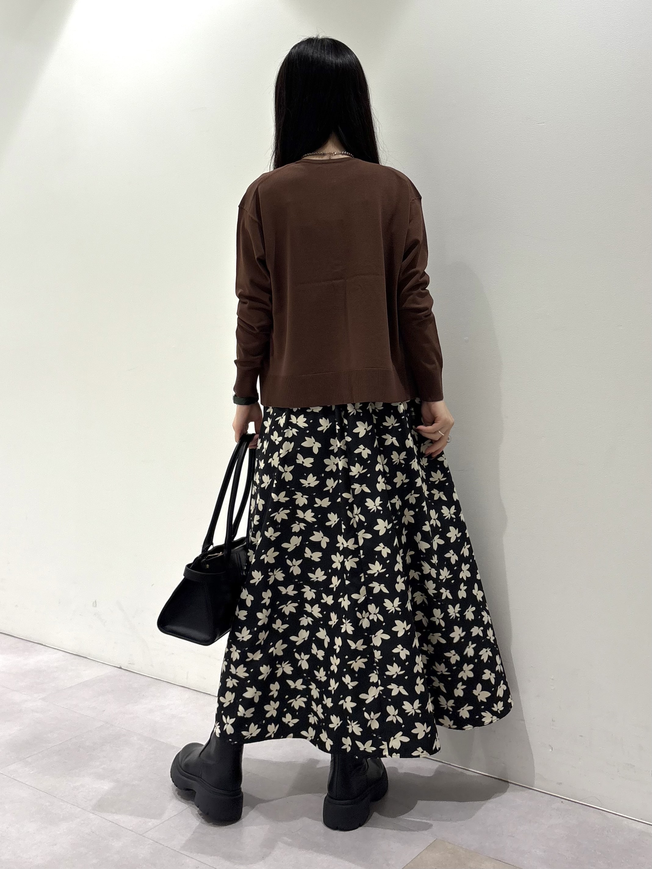 KEIKOさんの「INDIVI｜【2点セット】5分袖ニット＆カーディガン きれいめアンサンブルニット」を使ったコーディネート