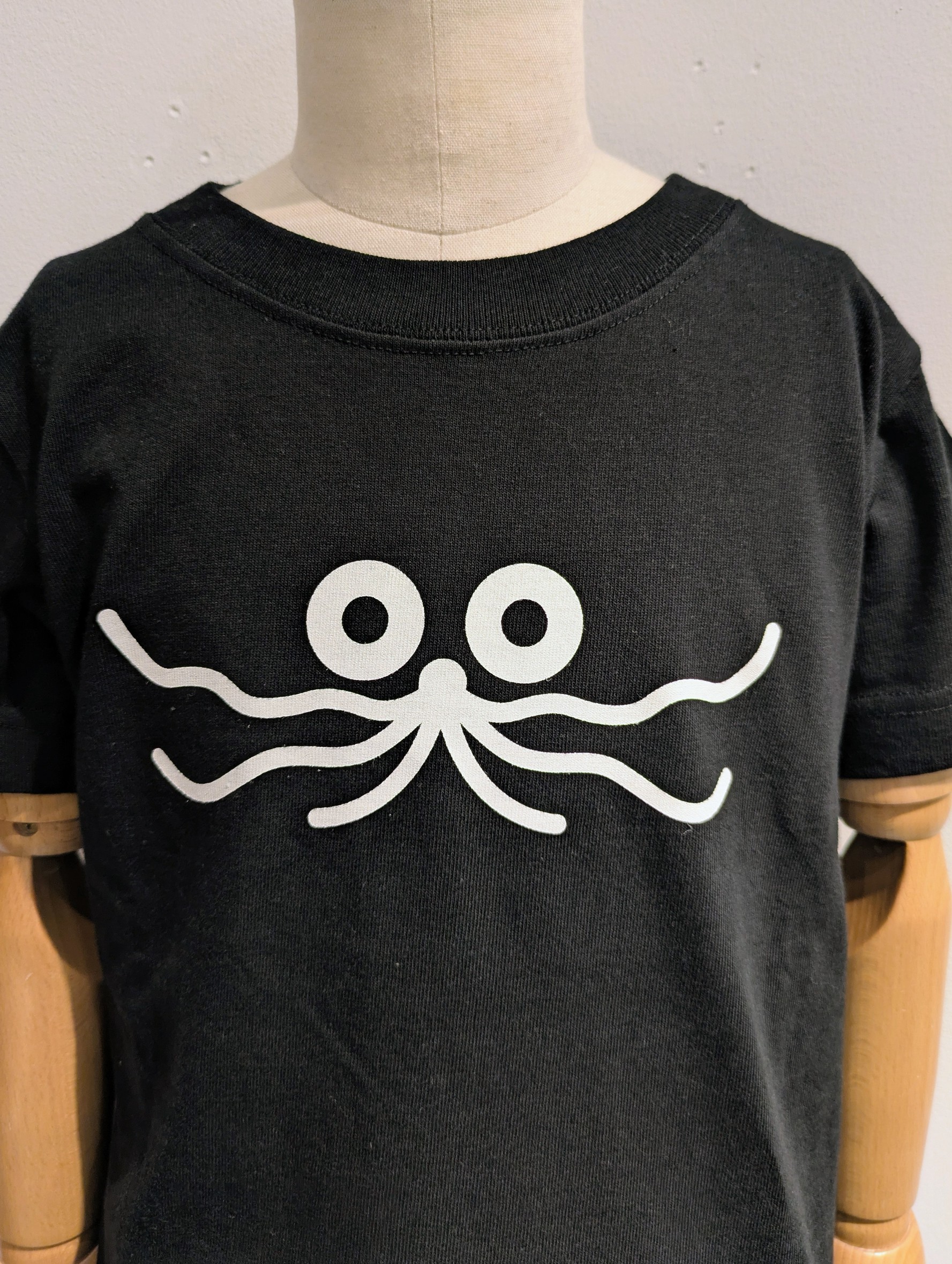 Yoshidaさんの「Dessin｜UMAO&times;Dessinコラボ プリントフェイスTシャツ」を使ったコーディネート