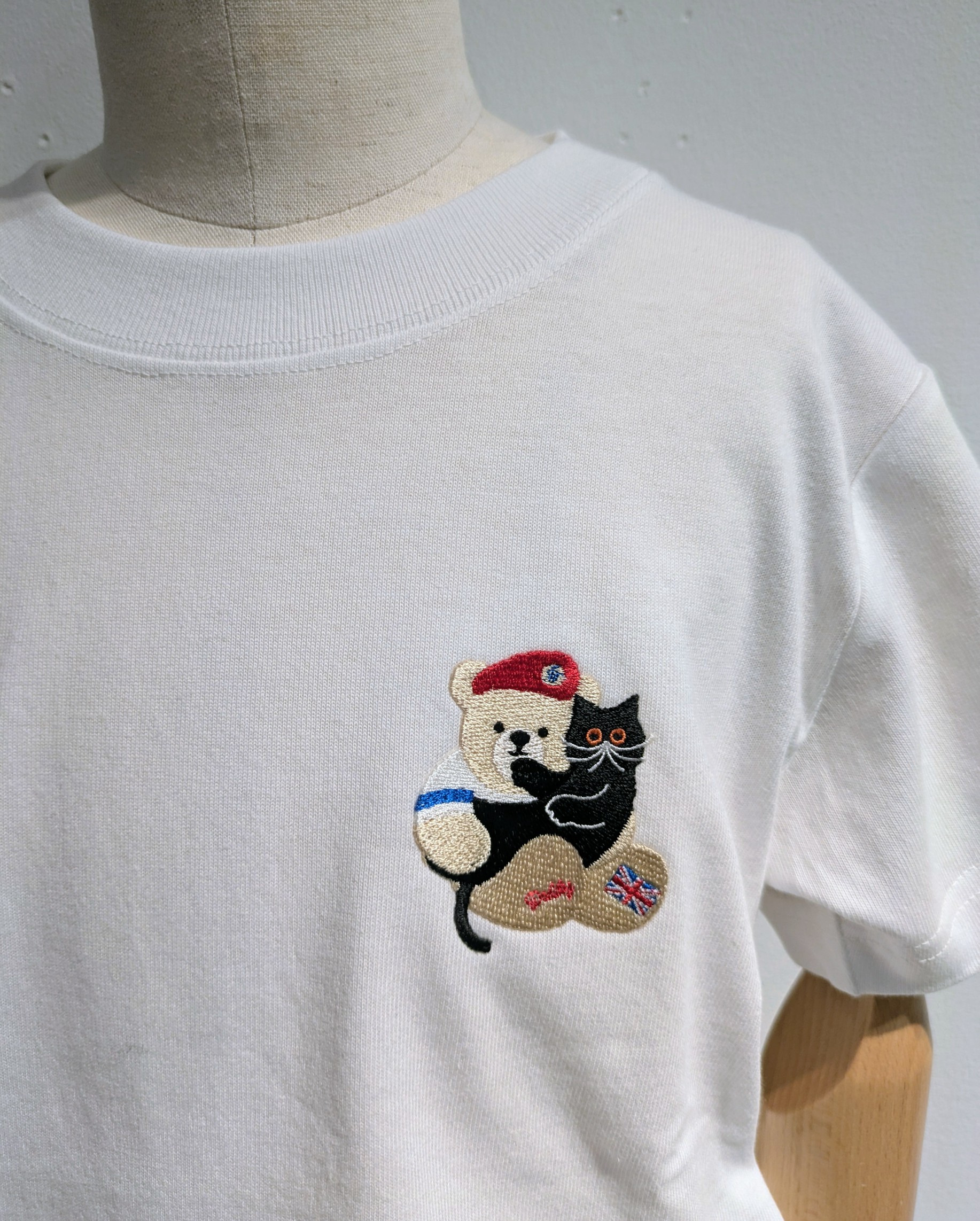 Yoshidaさんの「Dessin｜UMAO&times;Dessinコラボ 刺繍Tシャツ」を使ったコーディネート