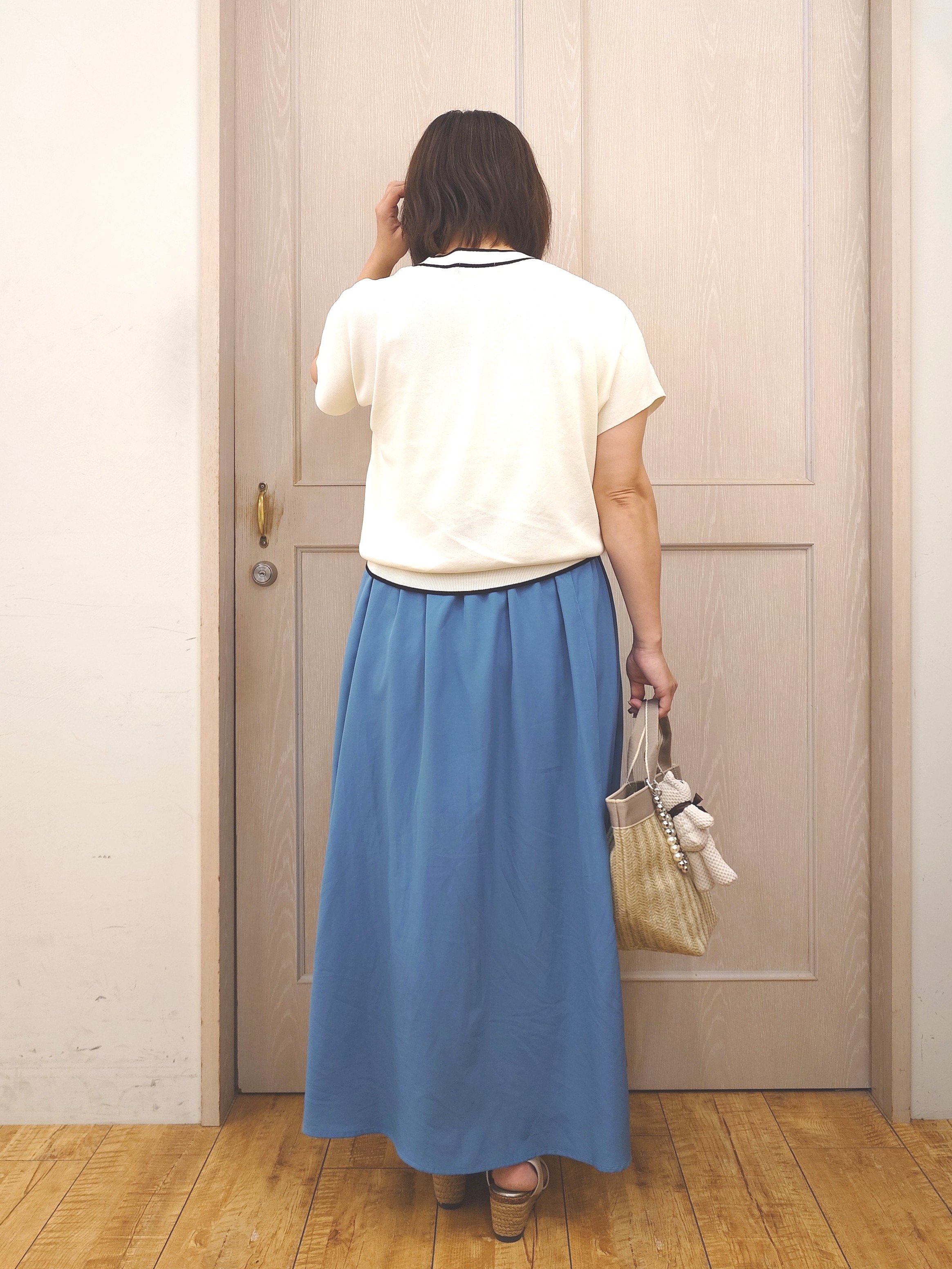 とろろさんの「SHOO･LA･RUE｜【高レビュー/毎日洗える/UV】二の腕も隠せる 配色ボウタイニット」を使ったコーディネート