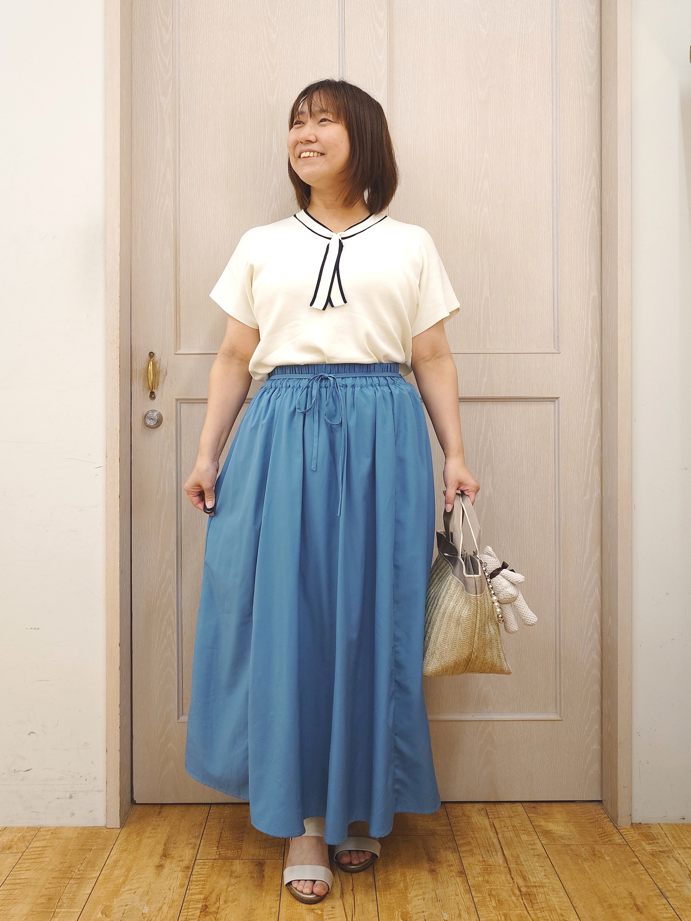 とろろさんの「SHOO･LA･RUE｜【高レビュー/毎日洗える/UV】二の腕も隠せる 配色ボウタイニット」を使ったコーディネート