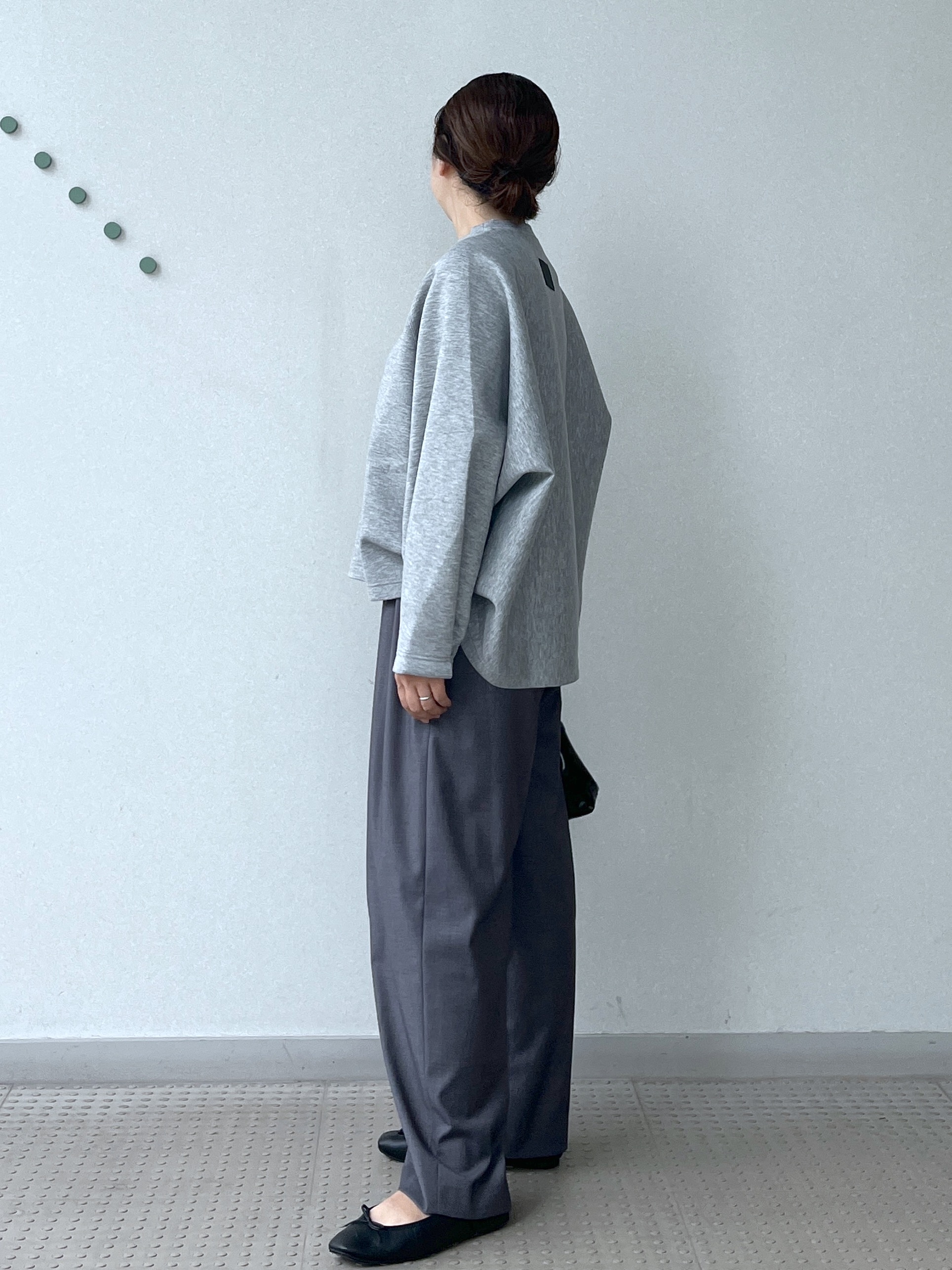 Soeさんの「DRESSTERIOR｜2タック カービーパンツ」を使ったコーディネート