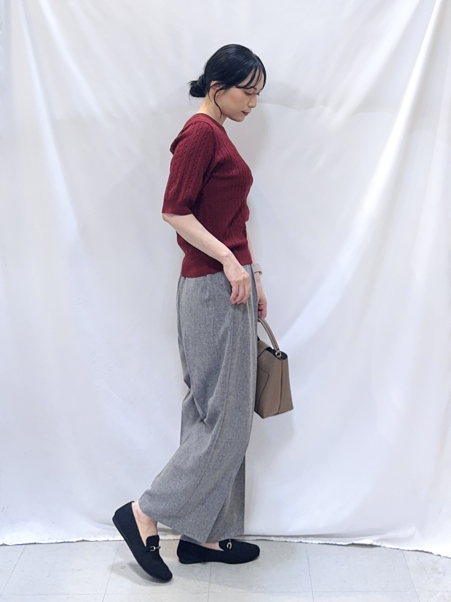 𝐇𝐢𝐫𝐨𝐦𝐢さんの「SHOO･LA･RUE｜【洗濯機可/S-LL】上品見え ミニケーブルニット」を使ったコーディネート