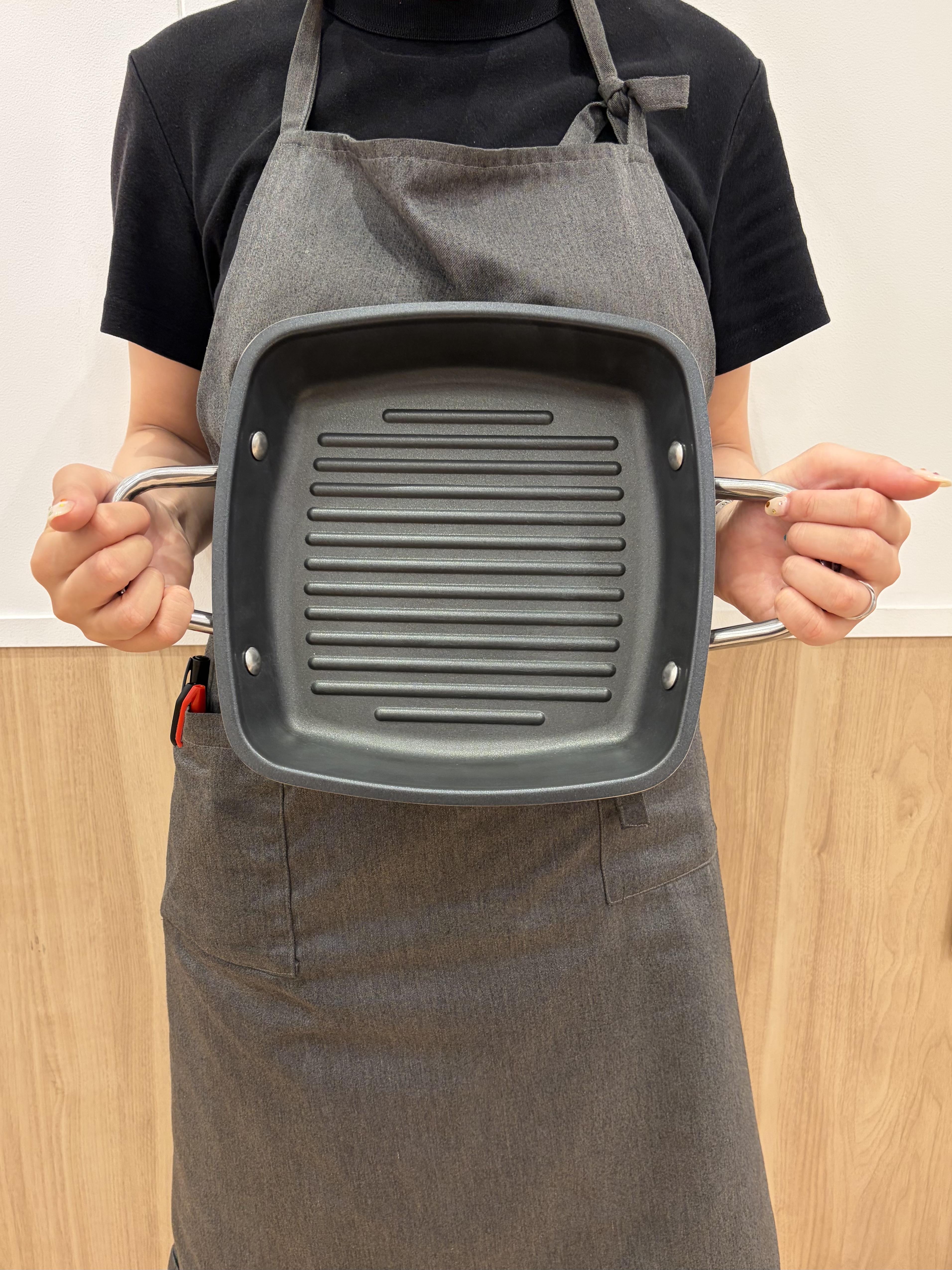 ほんださんの「212 KITCHEN STORE｜スクエアグリルパン 24cm RD ＜MEYER マイヤー＞」を使ったコーディネート