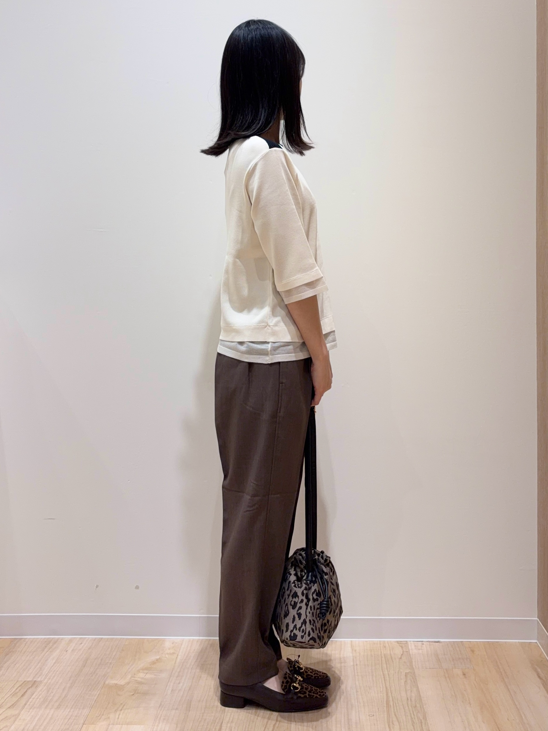 ayaneさんの「grove｜【人気シリーズに新型登場】袖口シアーやわらかドライタッチニット」を使ったコーディネート