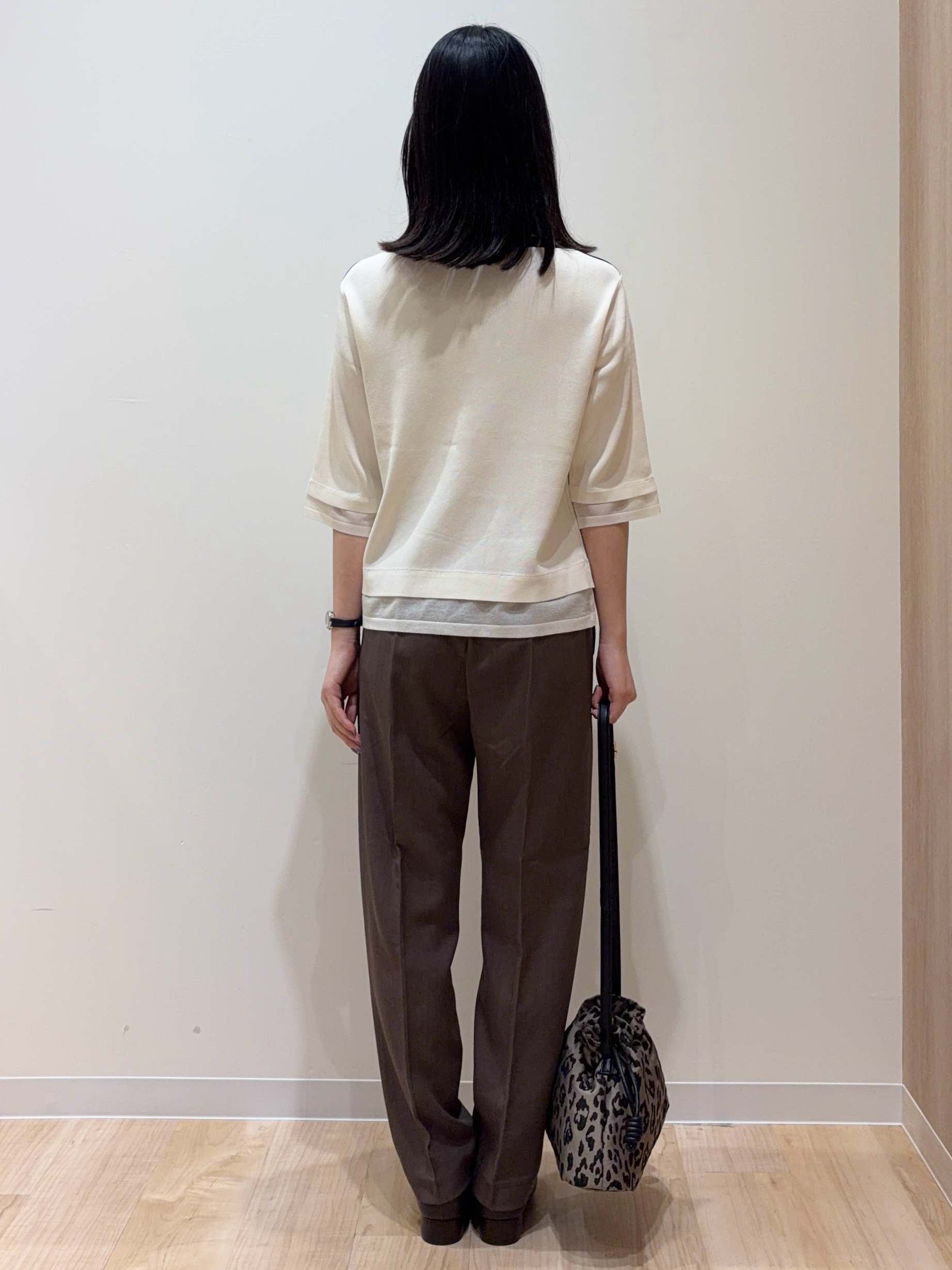 ayaneさんの「grove｜【人気シリーズに新型登場】袖口シアーやわらかドライタッチニット」を使ったコーディネート